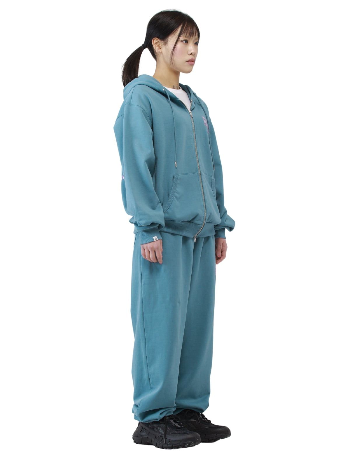 조거쉬(JOEGUSH) Smile Rockstar Sweatpants (Serenity/Baby pink)