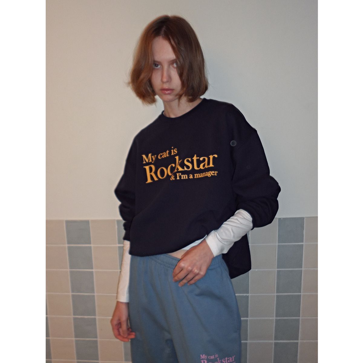 조거쉬(JOEGUSH) My cat is Rockstar Sweatshirts (Navy/Yellow)