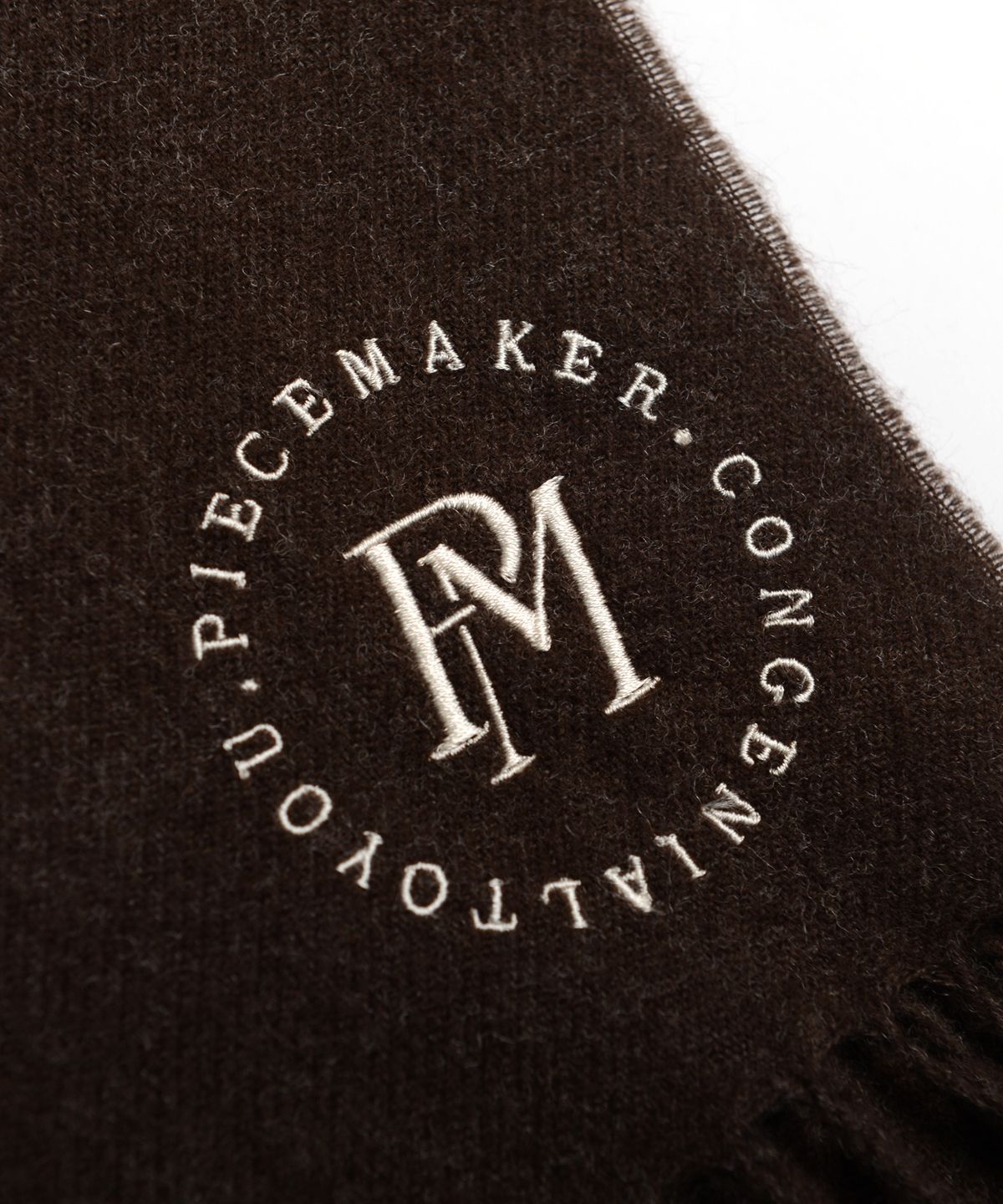 피스메이커(PIECE MAKER) CIRCLE LOGO BLEND MUFFLER (BROWN)