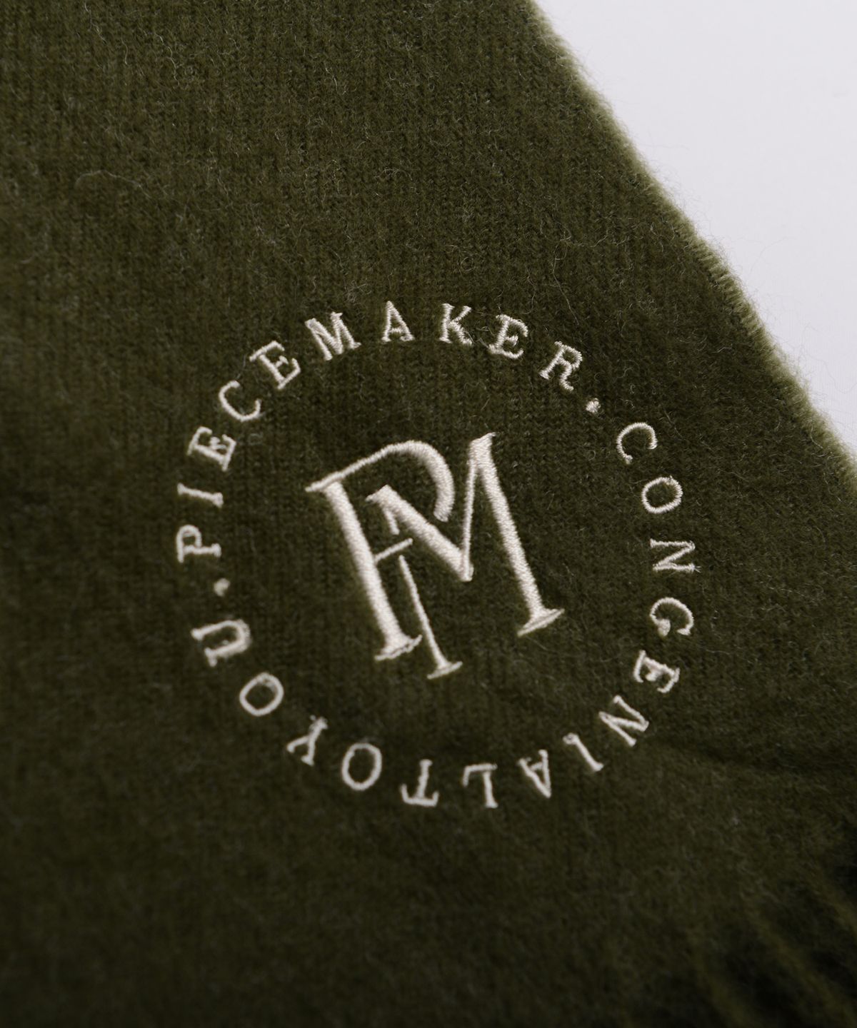 피스메이커(PIECE MAKER) CIRCLE LOGO BLEND MUFFLER (OLIVE)