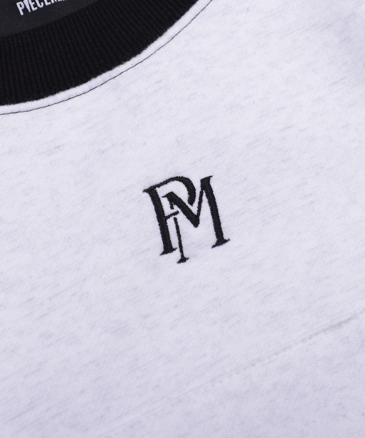 피스메이커(PIECE MAKER) OFFICIAL STITCH CROP SWEATSHIRTS (WHITE MELANGE)