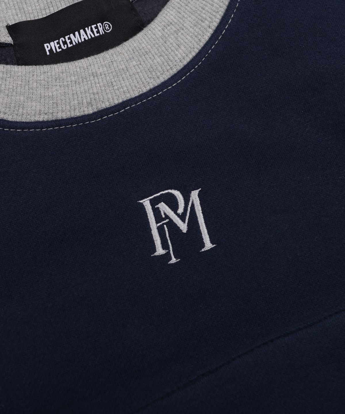피스메이커(PIECE MAKER) OFFICIAL STITCH CROP SWEATSHIRTS (NAVY)