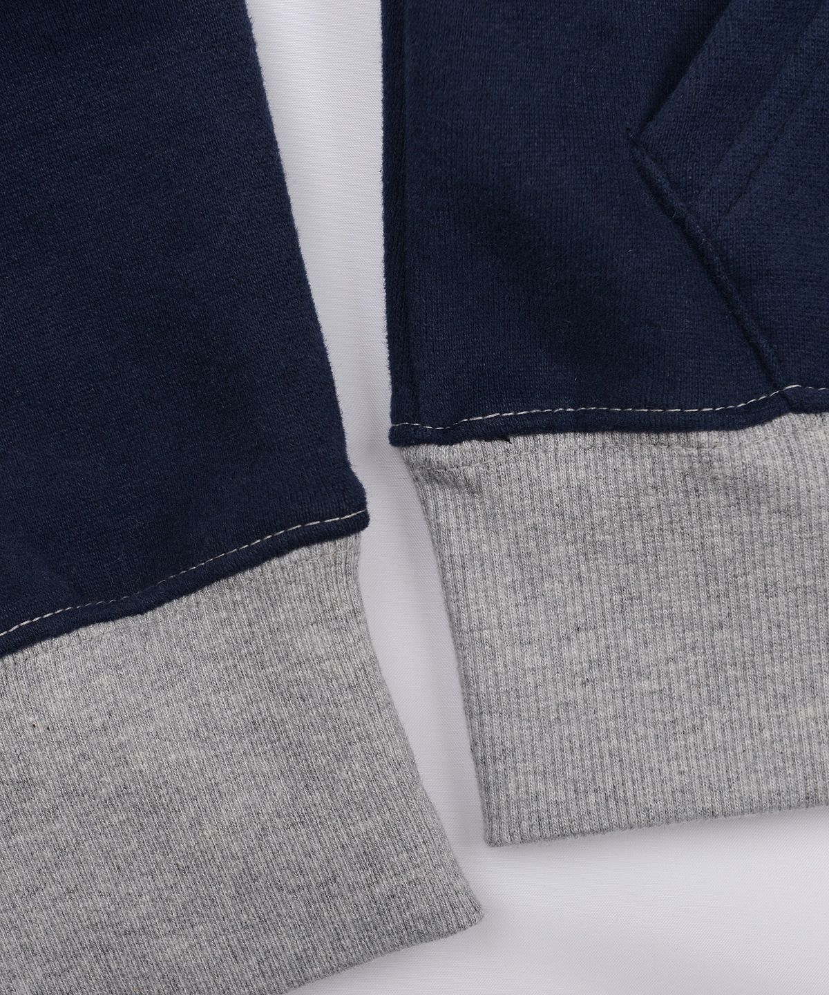 피스메이커(PIECE MAKER) OFFICIAL STITCH CROP SWEATSHIRTS (NAVY)
