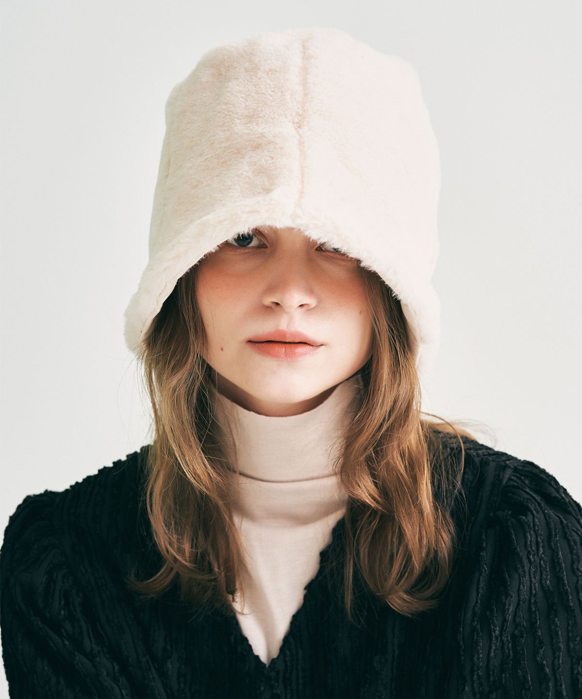엘케블룸(ELKE BLOEM) RABBIT IVORY BUCKET HAT