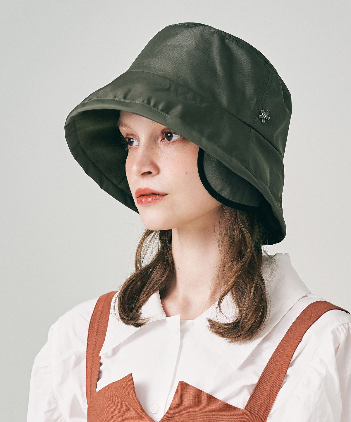 엘케블룸(ELKE BLOEM) EARFLAP KHAKI BUCKET HAT