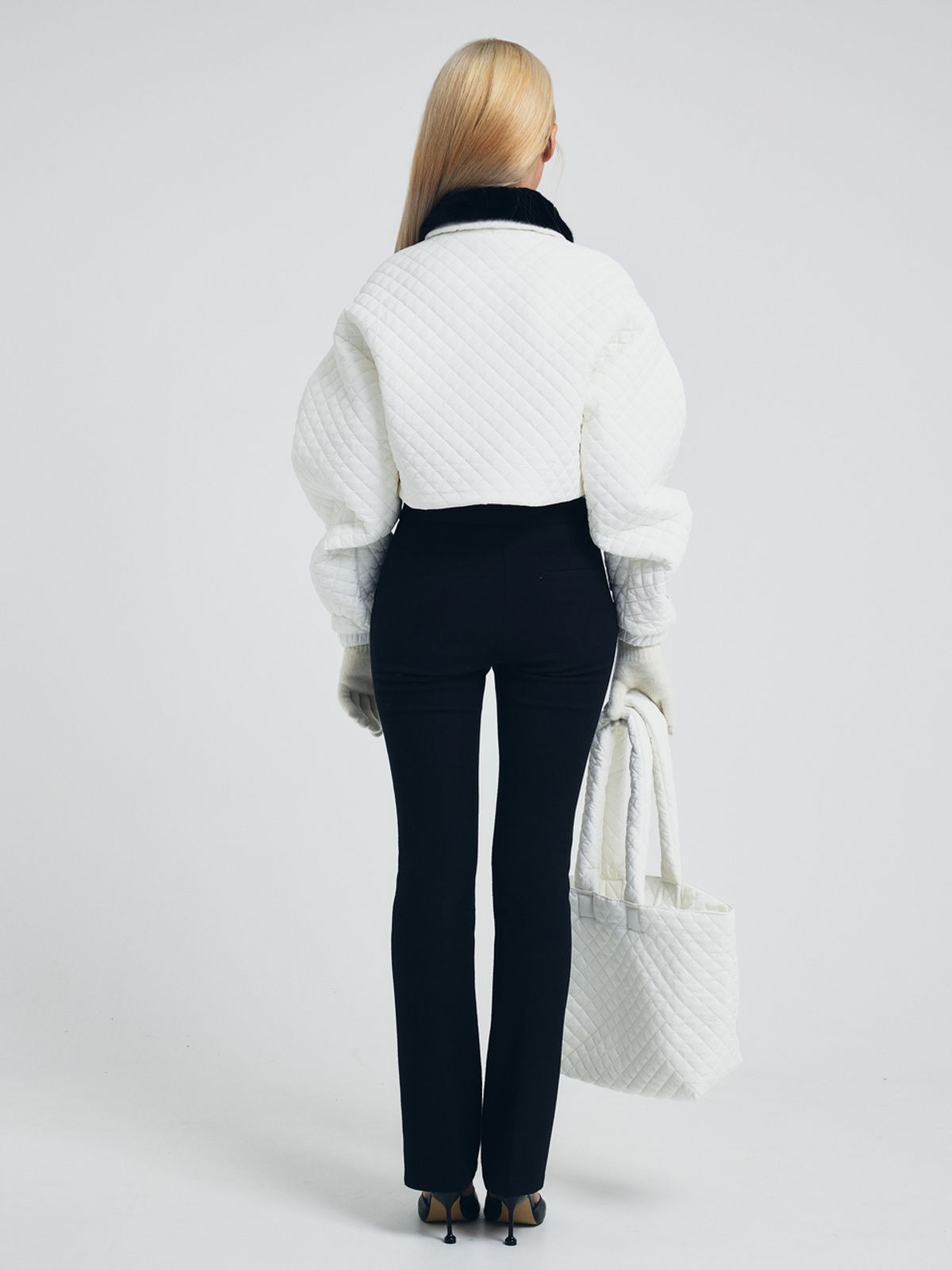 쎄이연(SAYYEON) Quilted Cropped Jacket with Hook Closure White Ivory