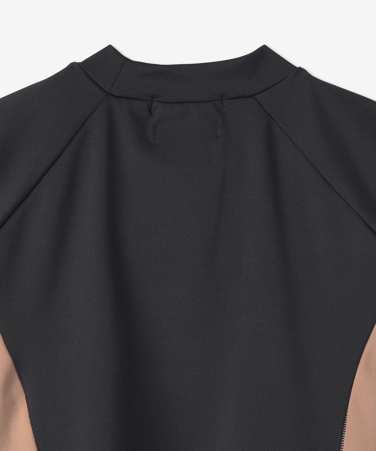 루드(RHUDE) 모크 넥 스포츠 반소매 티셔츠 - 블랙:누드 / RHFW22TT086650171017