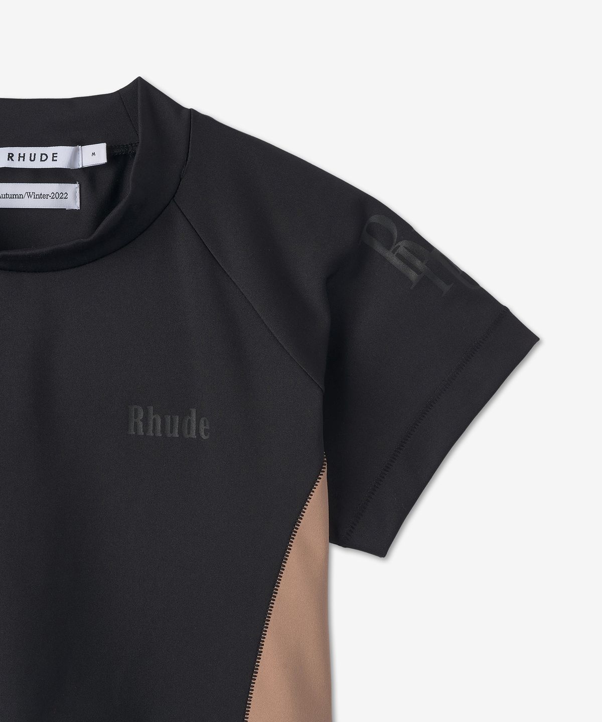루드(RHUDE) 모크 넥 스포츠 반소매 티셔츠 - 블랙:누드 / RHFW22TT086650171017