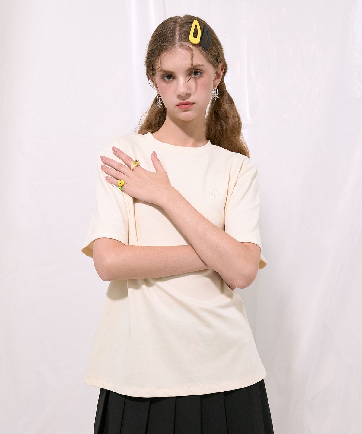 솔트앤초콜릿(SALT AND CHOCOLATE) SAC 로고 오버핏 실켓 티셔츠 크림 4W2231202