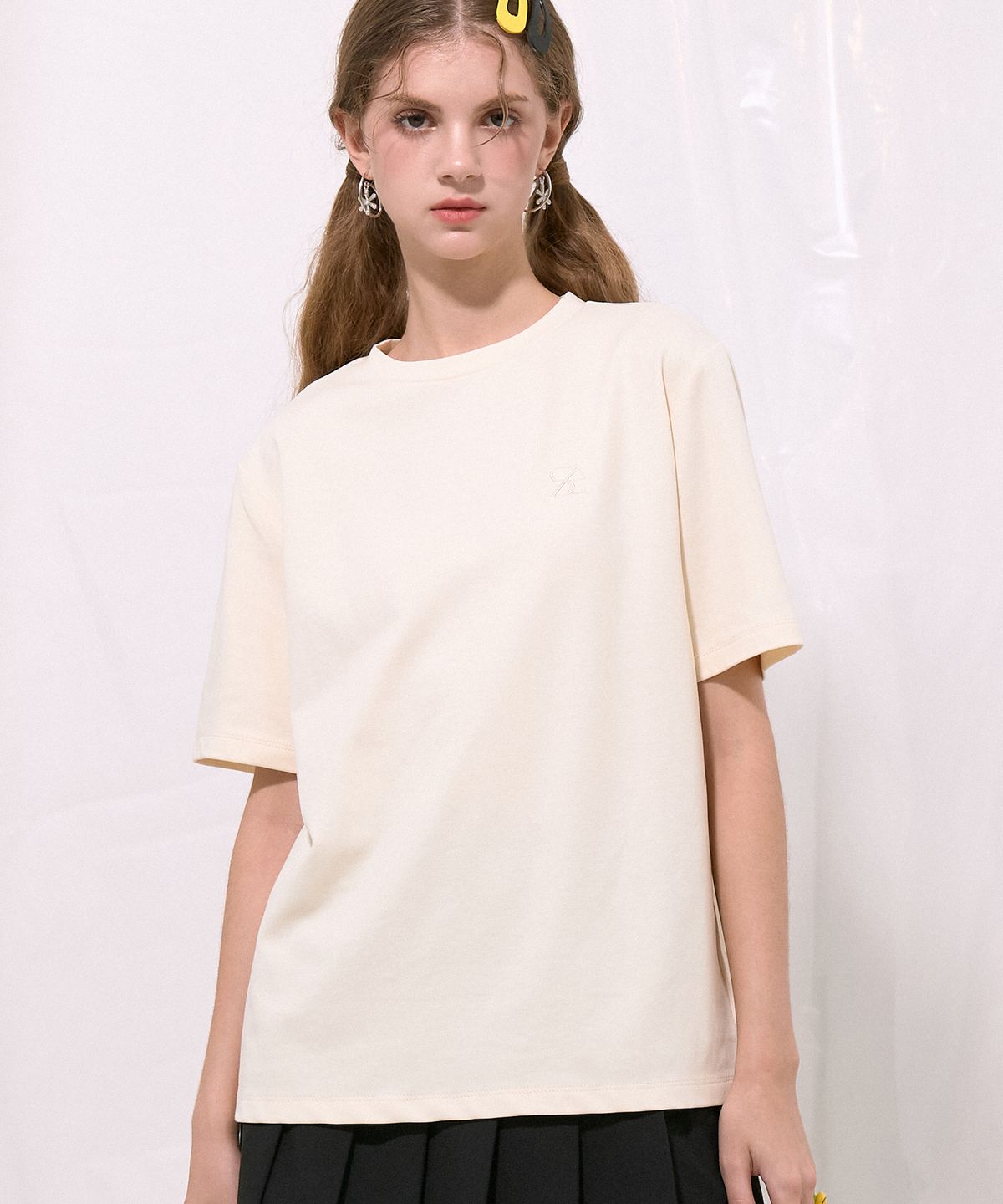 솔트앤초콜릿(SALT AND CHOCOLATE) SAC 로고 오버핏 실켓 티셔츠 크림 4W2231202