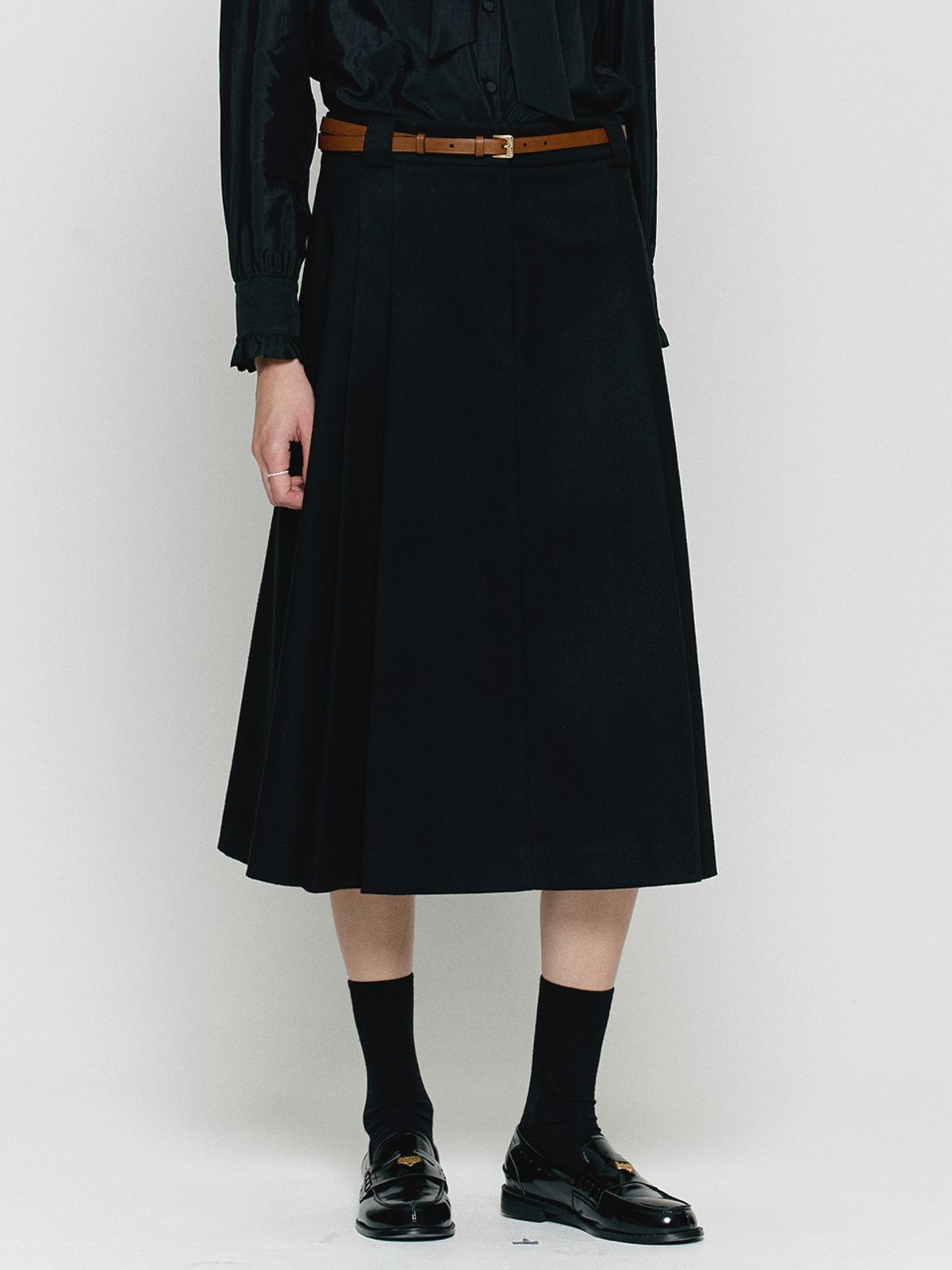 비뮤즈맨션(BEMUSE MANSION) Side pleated midi skirt - Charcoal
