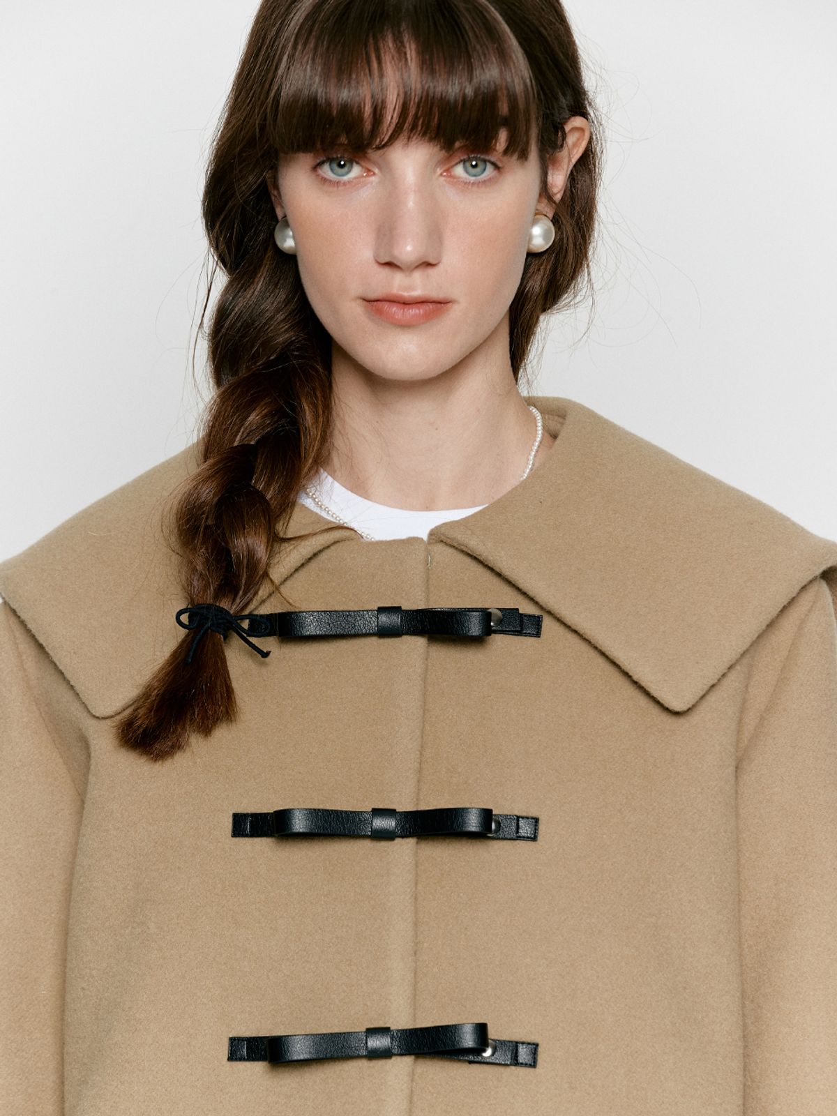비뮤즈맨션(BEMUSE MANSION) Ribbon button sailor half coat - Khaki beige