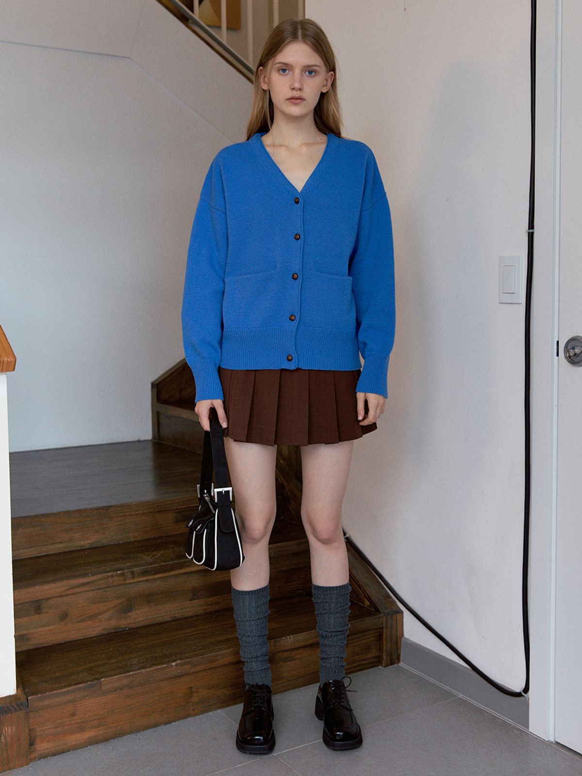시눈(SINOON) CUT OUT PLEATED MINI SKIRT (BROWN)