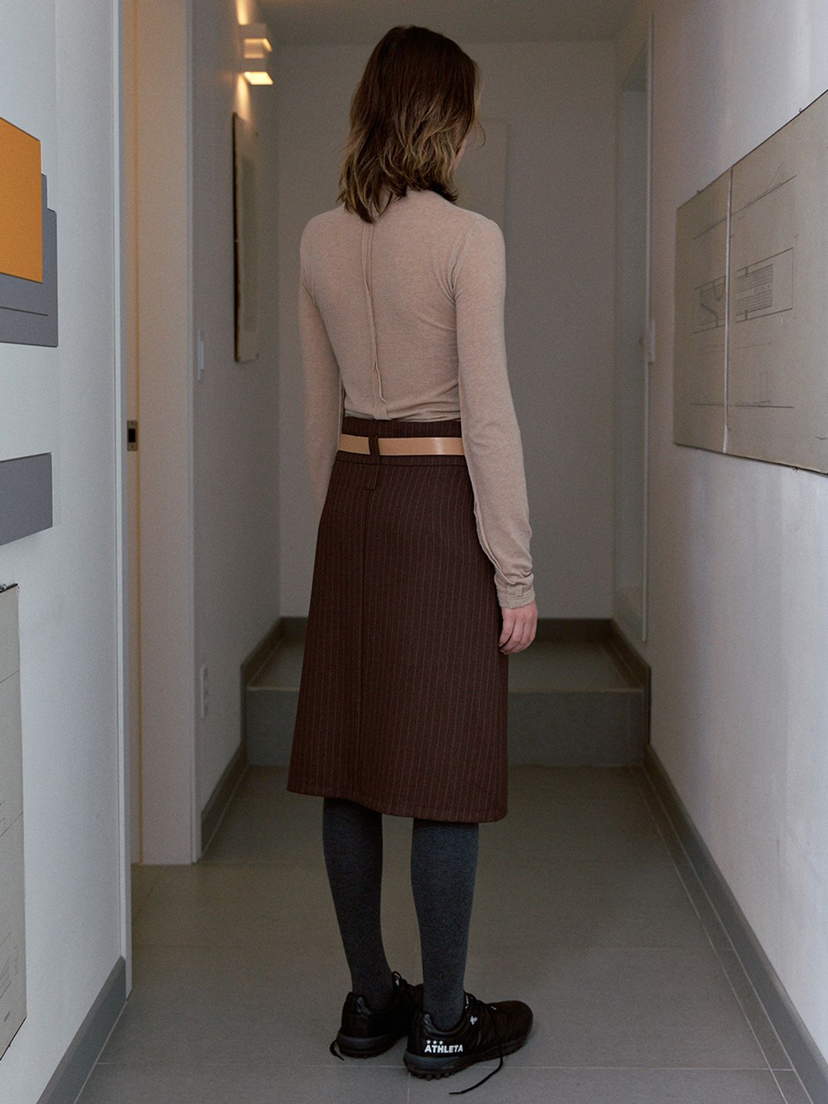 시눈(SINOON) SEMI LOW RISE STRIPE MIDI SKIRT (BROWN)