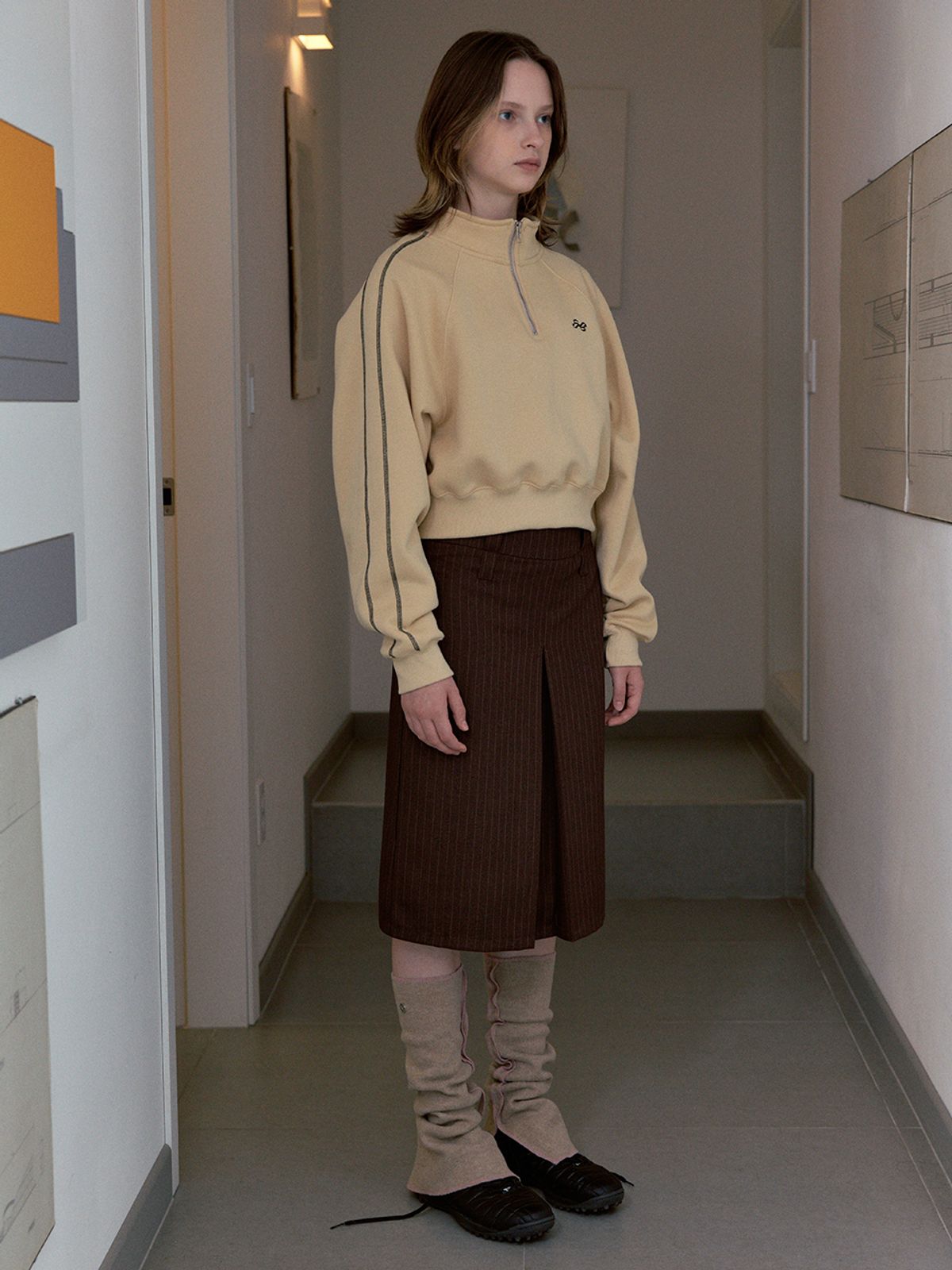 시눈(SINOON) SEMI LOW RISE STRIPE MIDI SKIRT (BROWN)