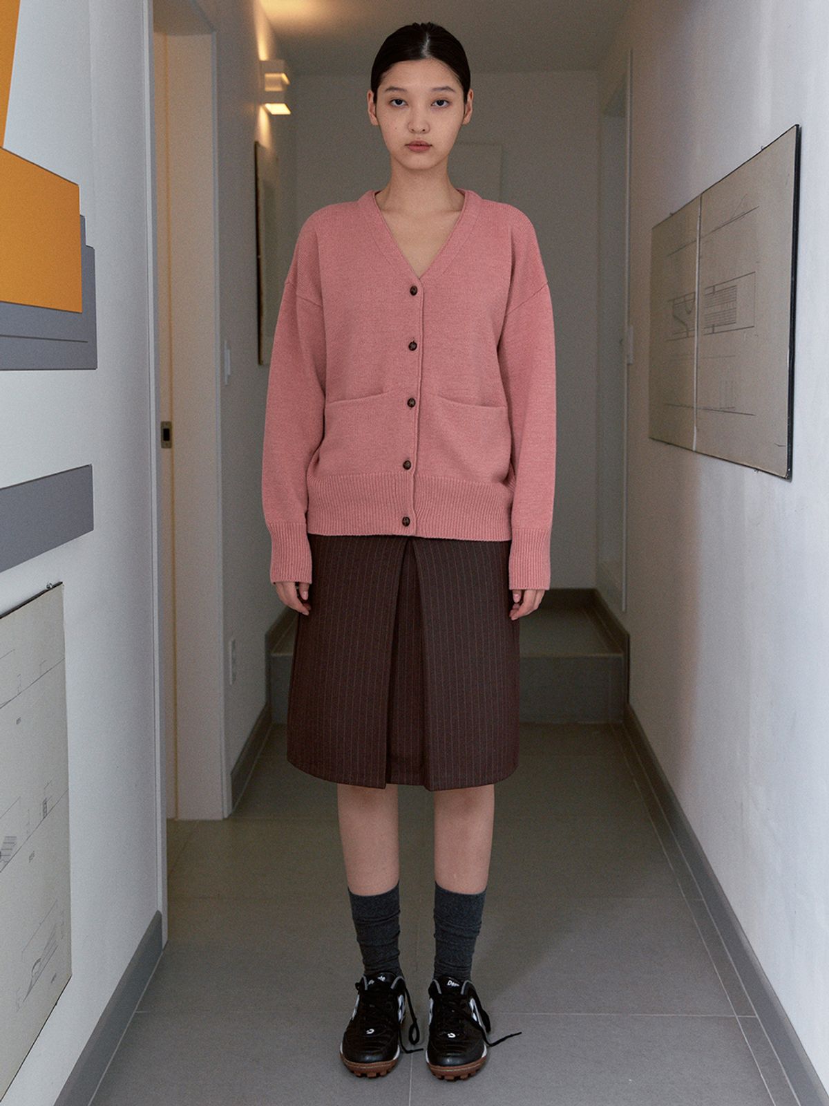 시눈(SINOON) SEMI LOW RISE STRIPE MIDI SKIRT (BROWN)