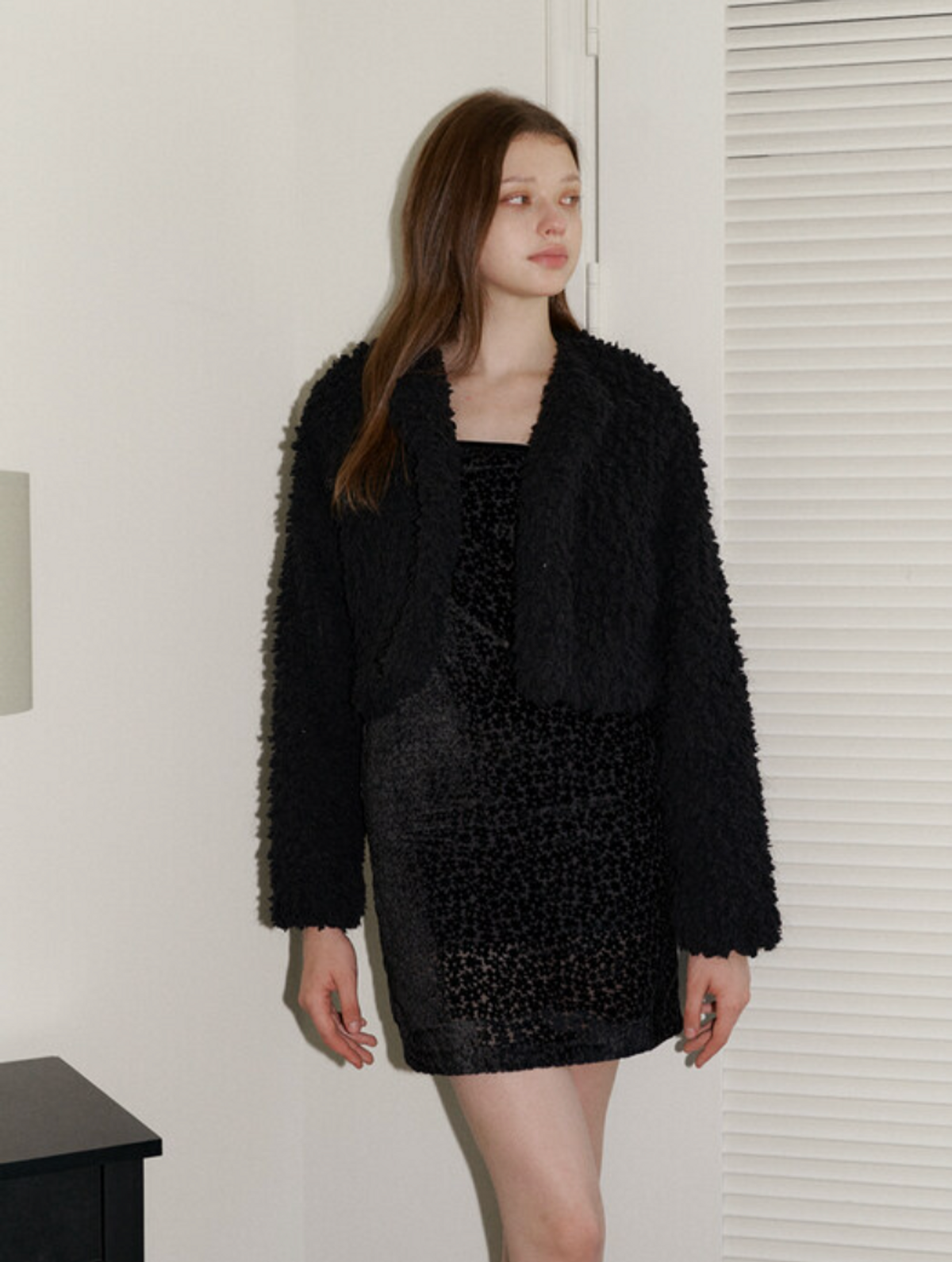 카인더베이비(KINDABABY) black crop fur jacket