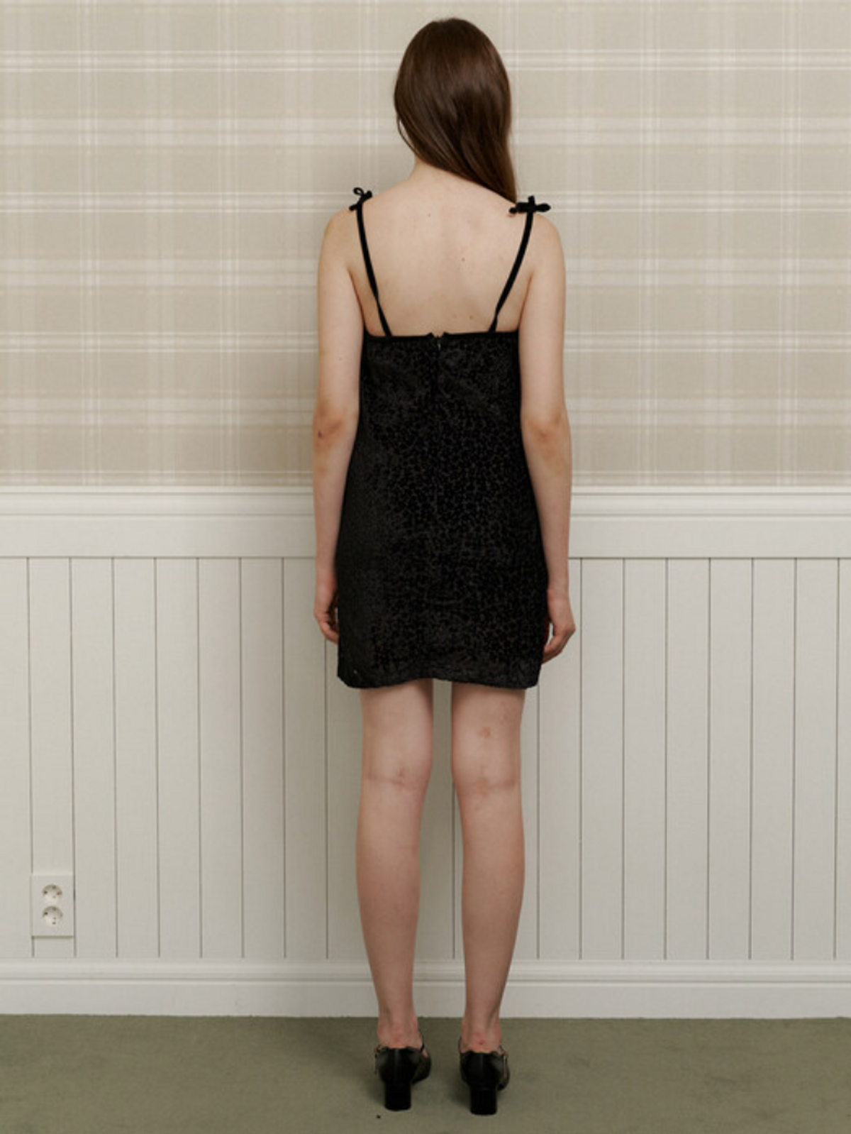 카인더베이비(KINDABABY) black velvet flower mini dress