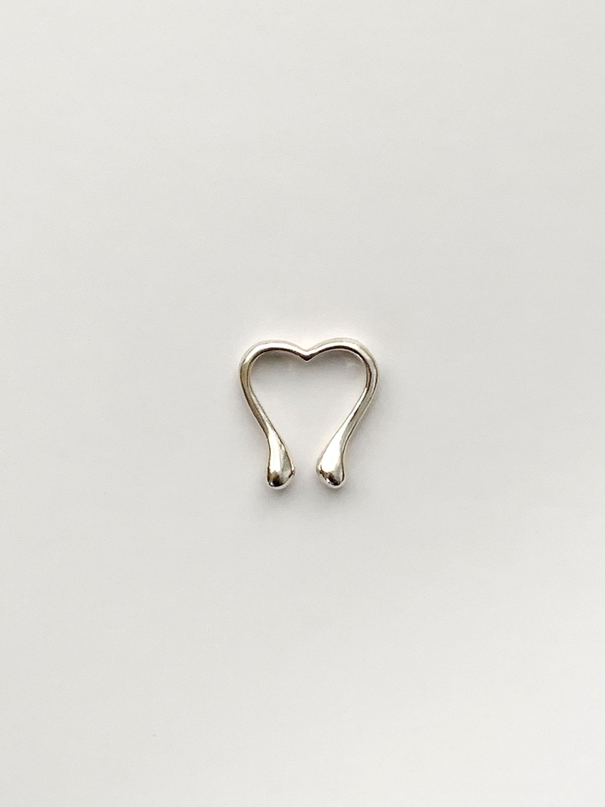 마르스봄(MARSBOM) heart thin silver earcuff