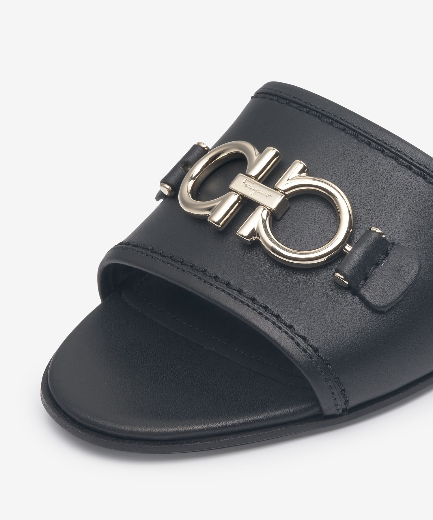 ★FERRAGAMO★ Gancini Rhodes Slide Black 01R221730192 01R221 MUSINSA公式 | SALVATORE FERRAGAMO Gancini Rhodes Slide