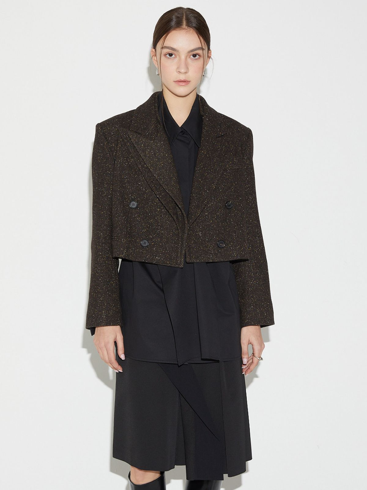 르이엘(LE YIEL) Peaked Collar Wool Crop Jacket_Brown 피크드 카라 울 크롭 자켓_브라운