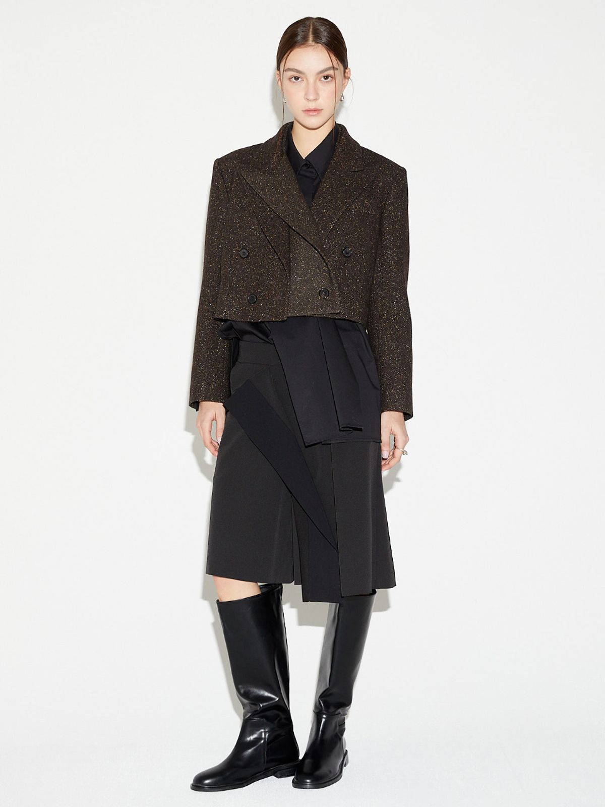 르이엘(LE YIEL) Peaked Collar Wool Crop Jacket_Brown 피크드 카라 울 크롭 자켓_브라운