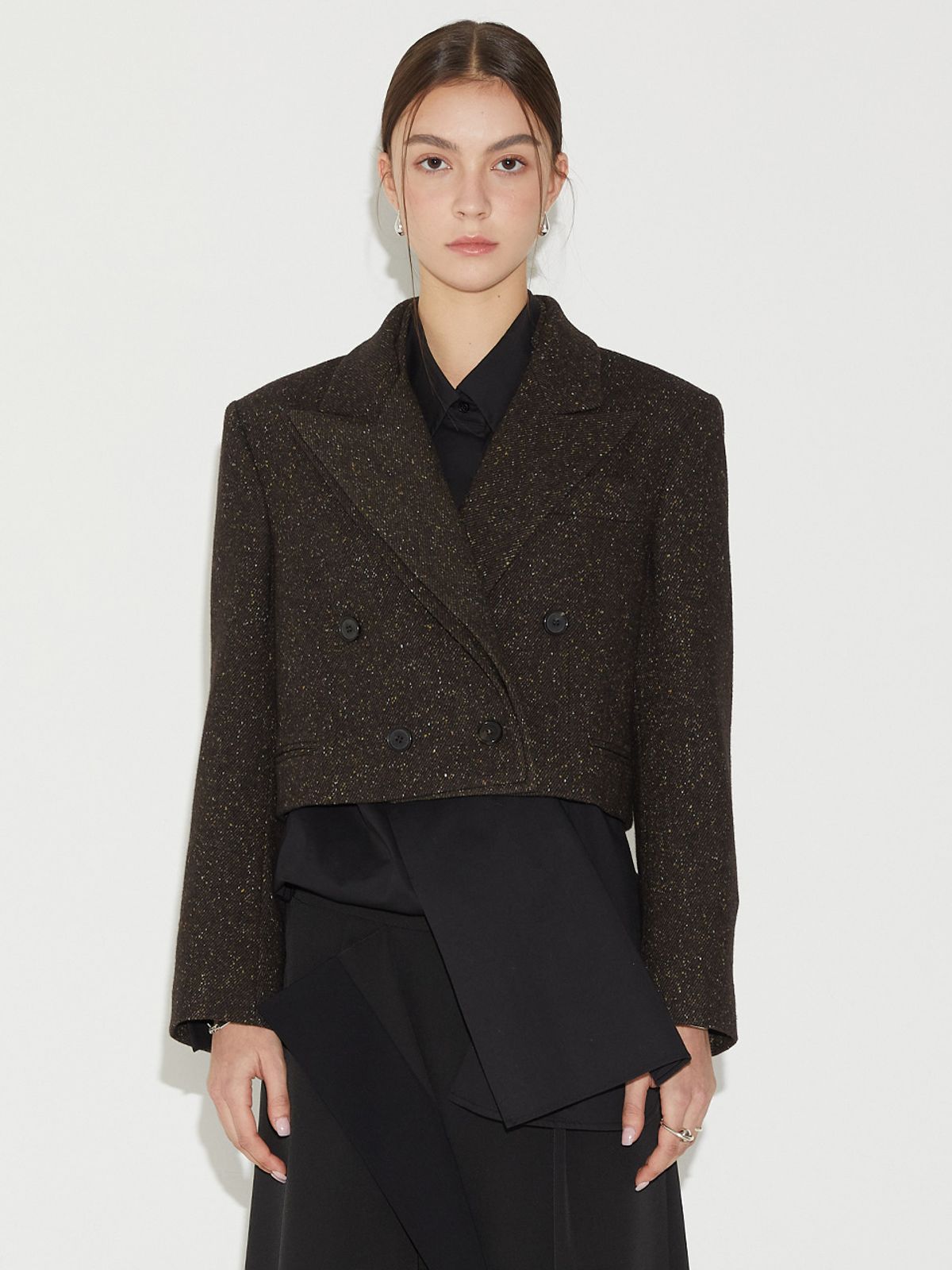 르이엘(LE YIEL) Peaked Collar Wool Crop Jacket_Brown 피크드 카라 울 크롭 자켓_브라운