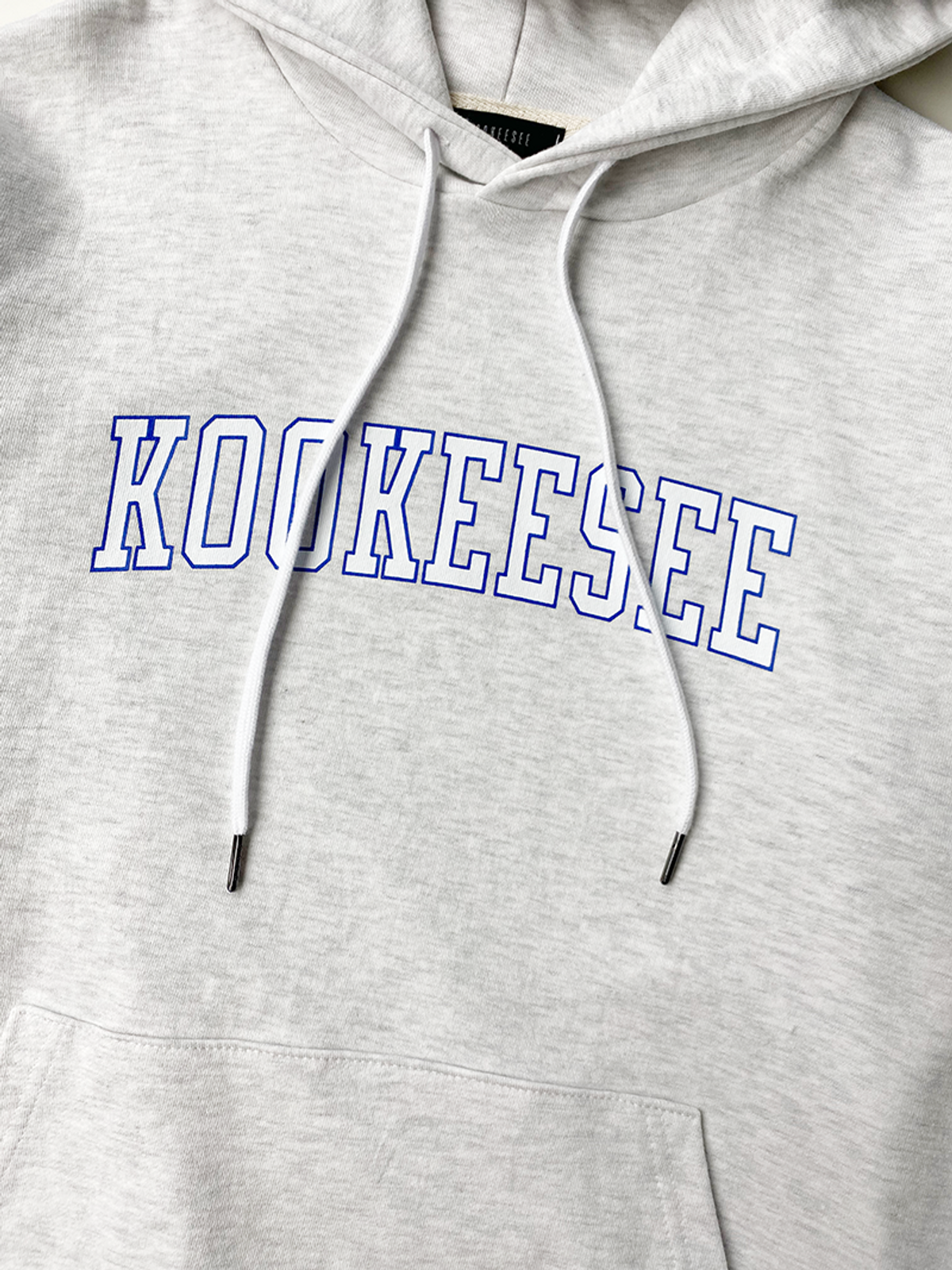 쿠키시(KOOKEESEE) 쿠키시 로고 프린팅 후디_백메란지