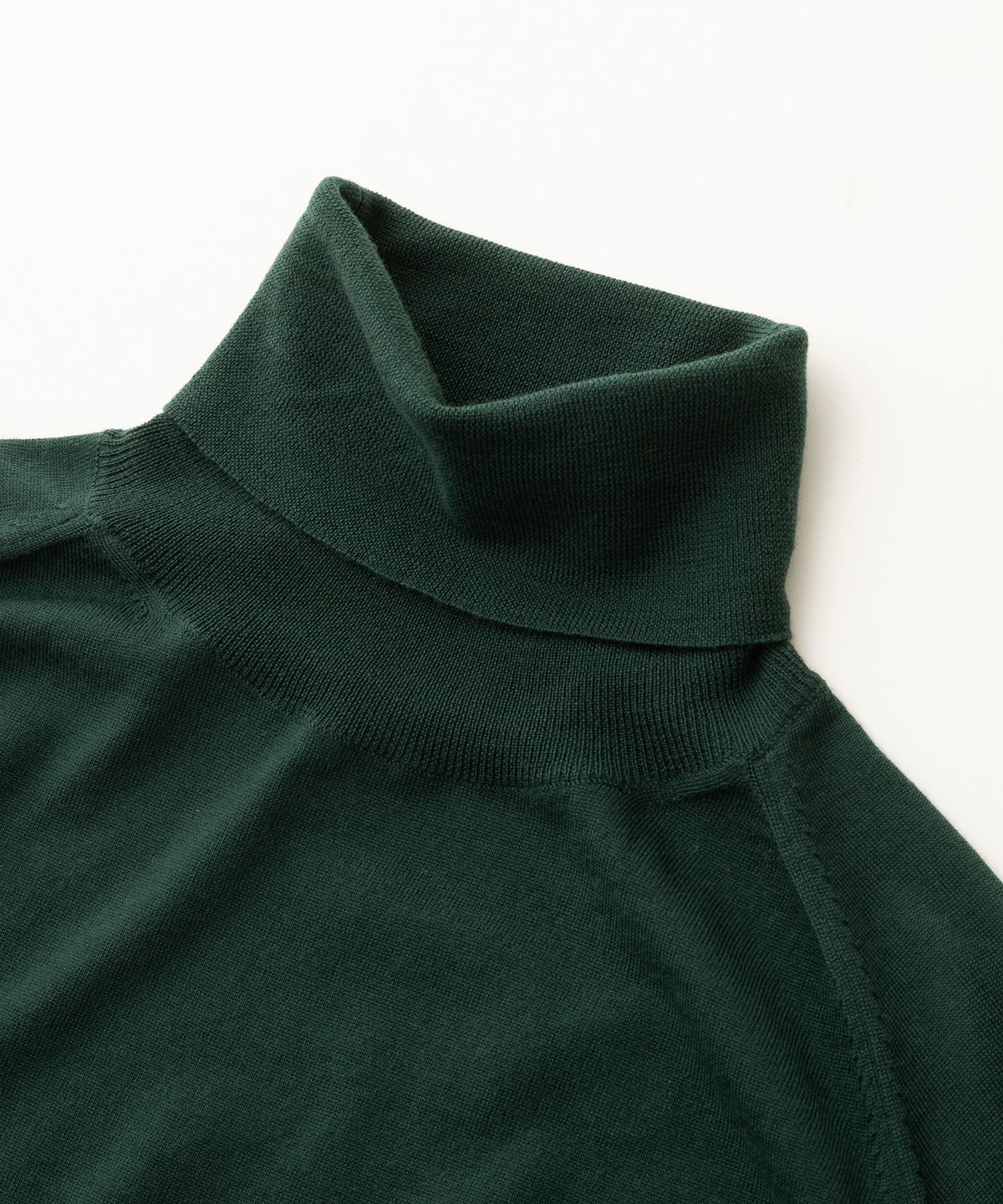 어나더 오피스(ANOTHER OFFICE) Scape-Turtleneck Knit (Pine)