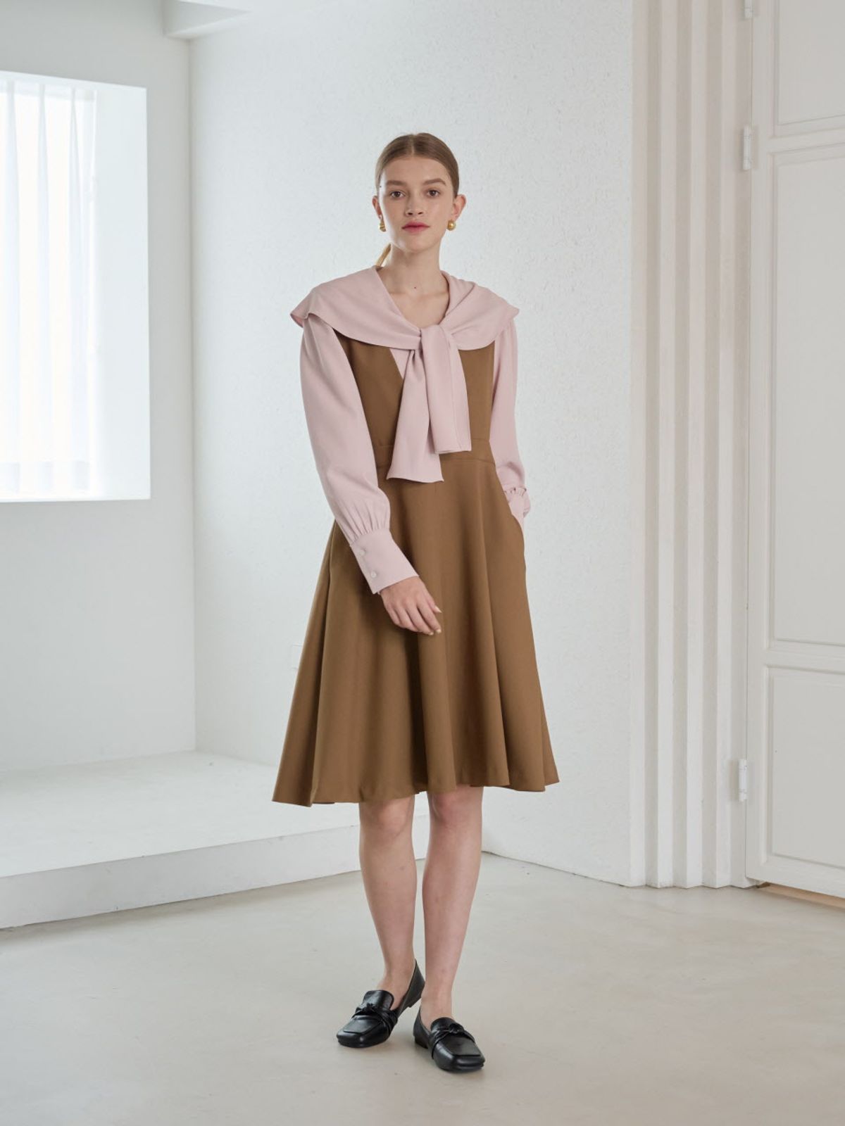코엣(COETT) 에이미 플레어 원피스 Amy Flare Dress_CAMEL