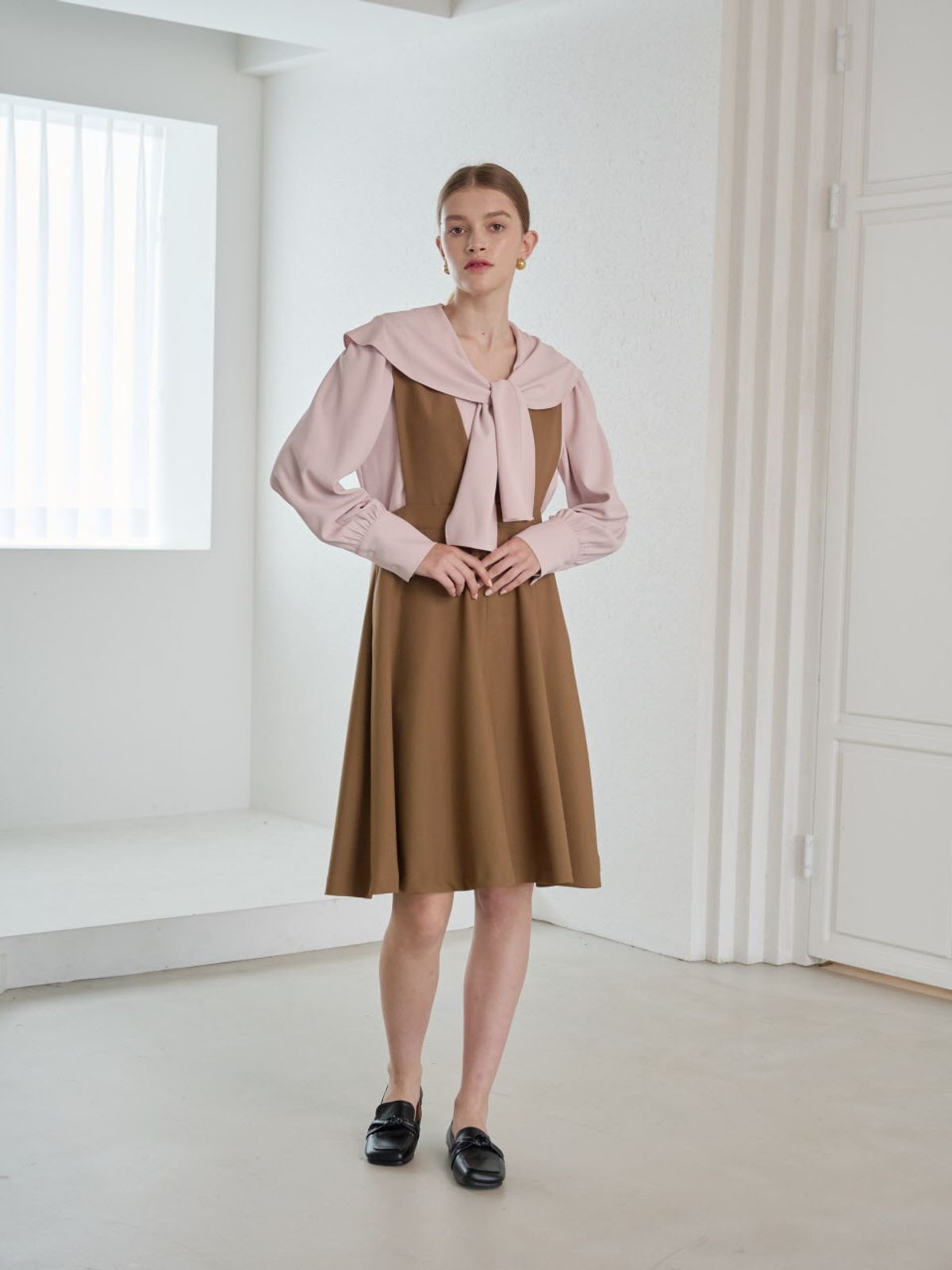 코엣(COETT) 에이미 플레어 원피스 Amy Flare Dress_CAMEL