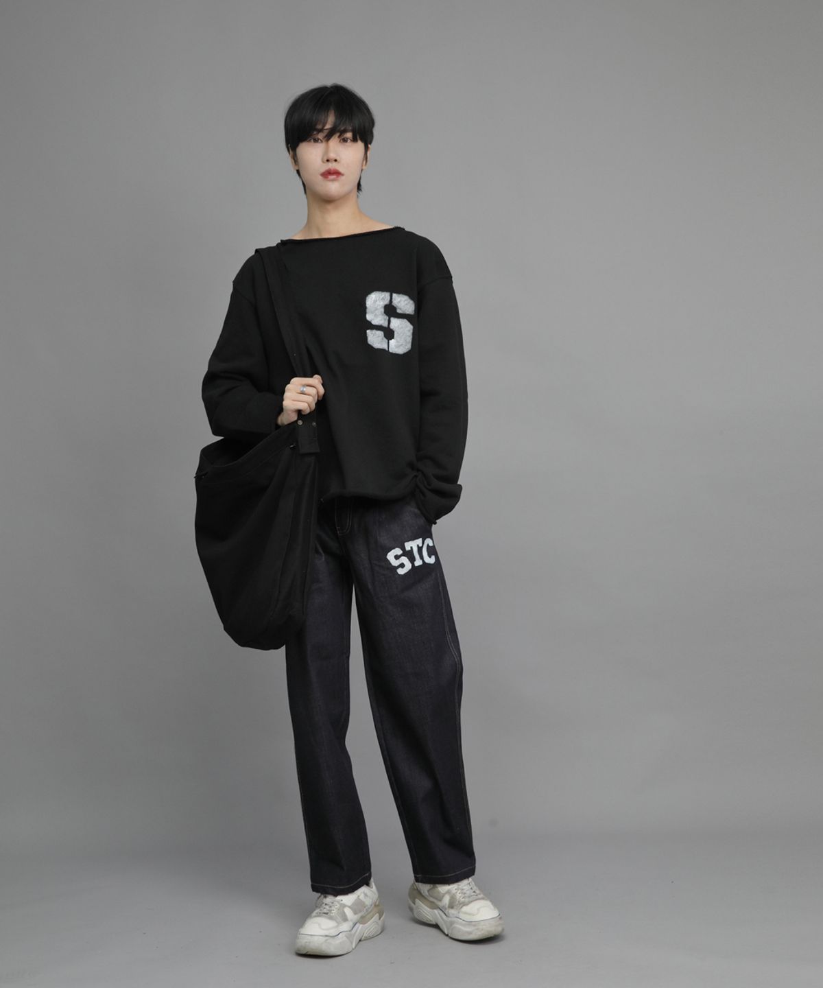 세인트크루(SAINTCREW) 메가빅 메일 크로스백 MMC-113 블랙