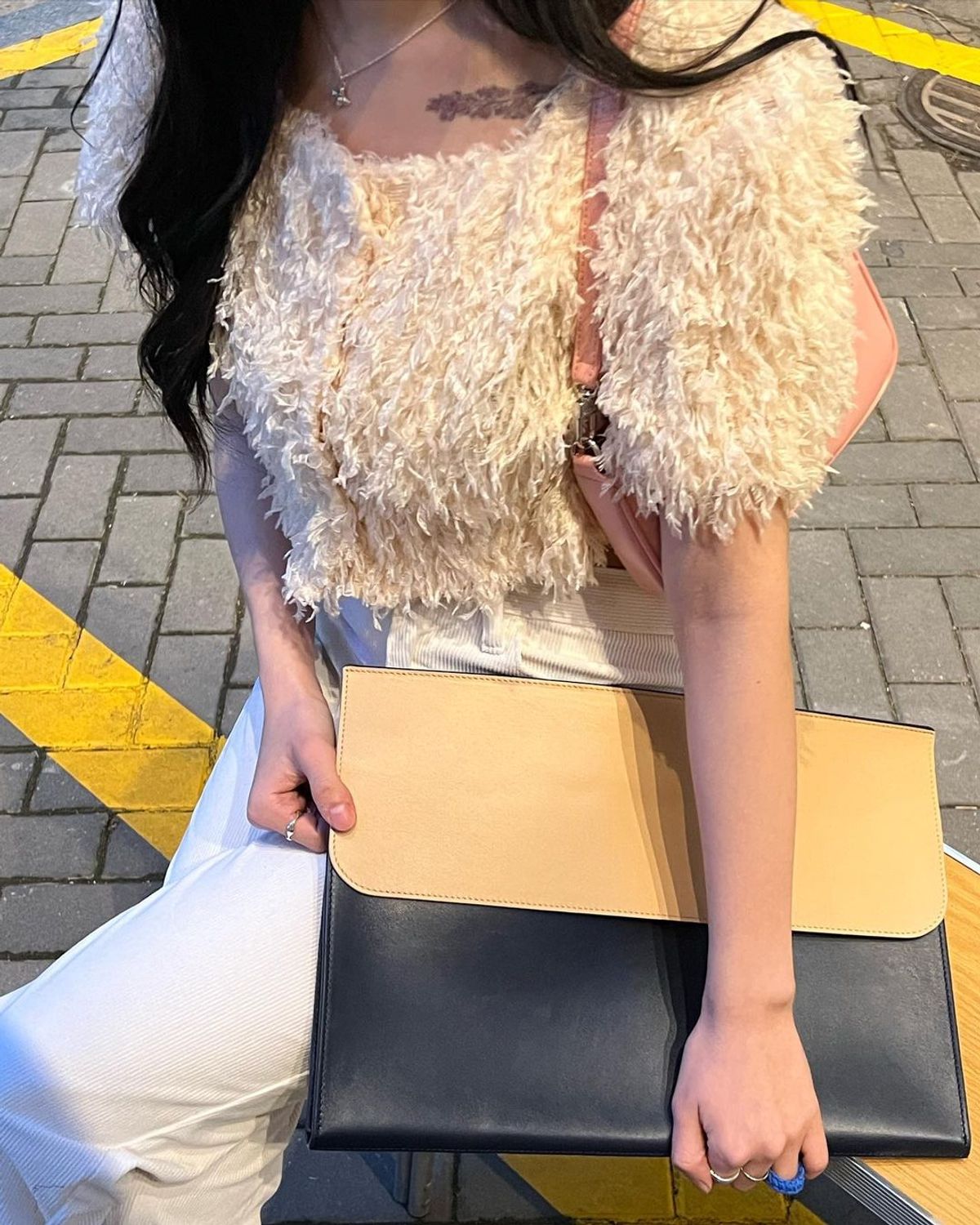 오롬(OROM) 노트북 파우치 플랩 (13 inch) 네이비 피오니