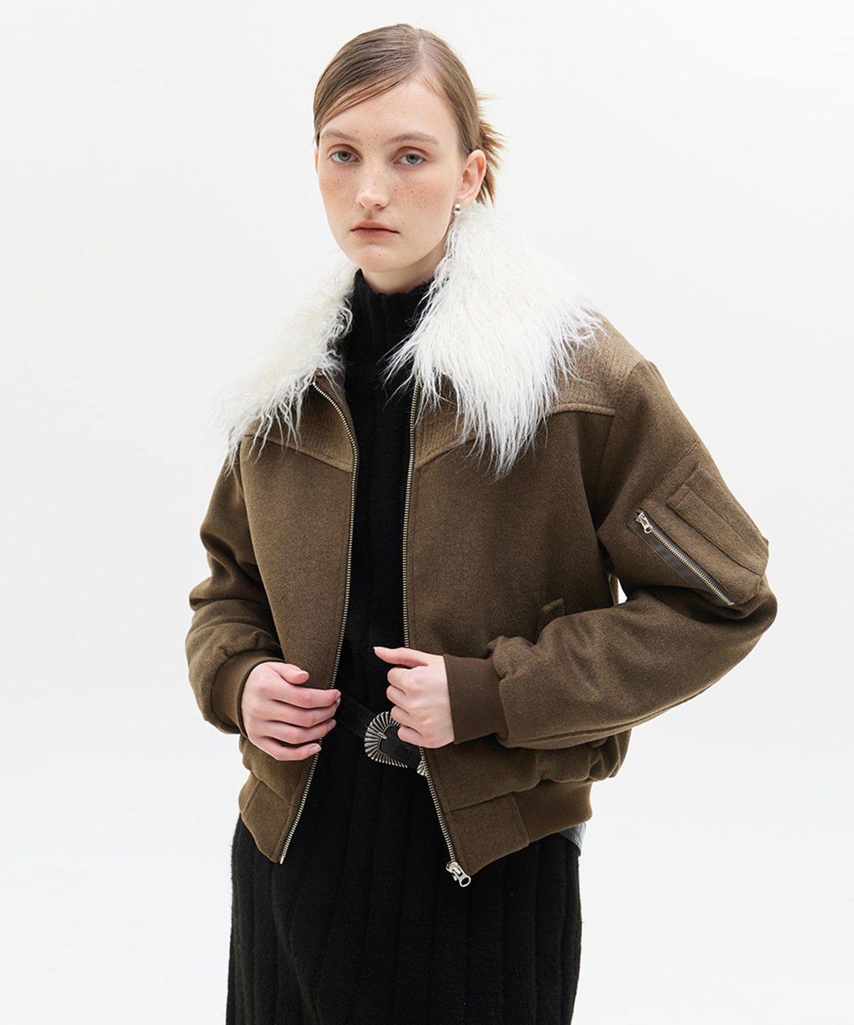 라티젠(LARTIGENT) LX FUR COLLAR JUMPER(KHAKI)