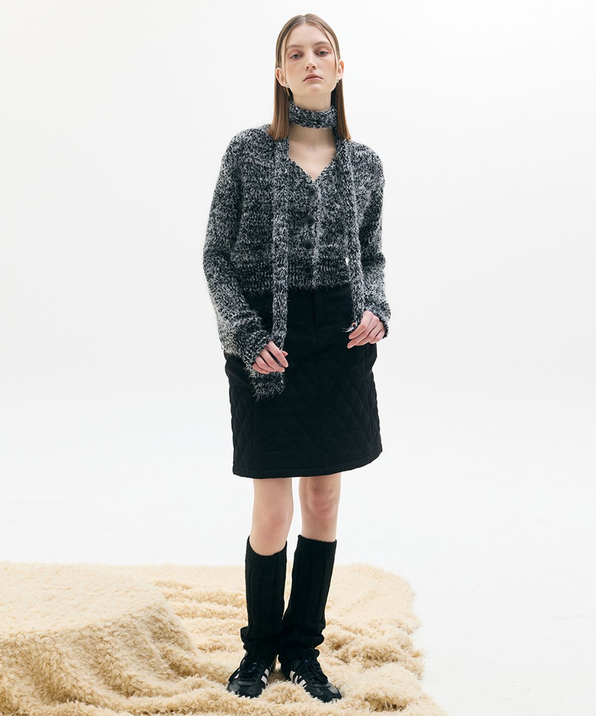 라티젠(LARTIGENT) LX POPCORN CARDIGAN SET(BLACK)