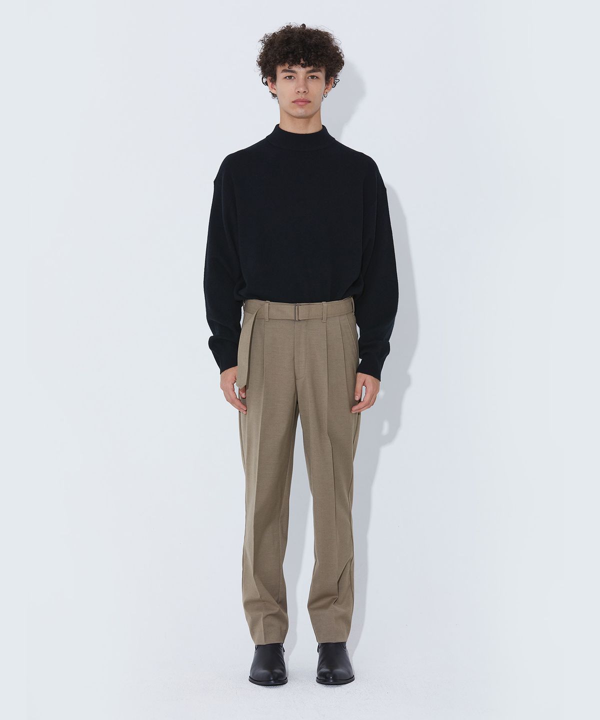퍼블릭피겨(PUBLICFIGURE) 울 블랜드 테이퍼드 팬츠_베이지