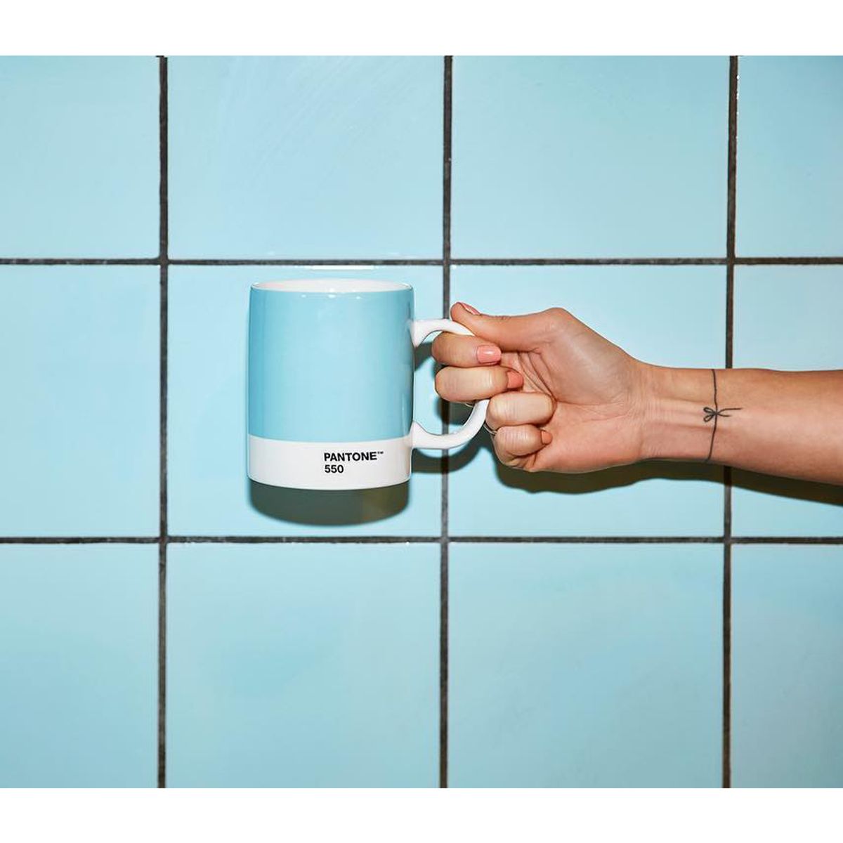 팬톤리빙(PANTONE LIVING) 팬톤 머그컵(라이트블루550)