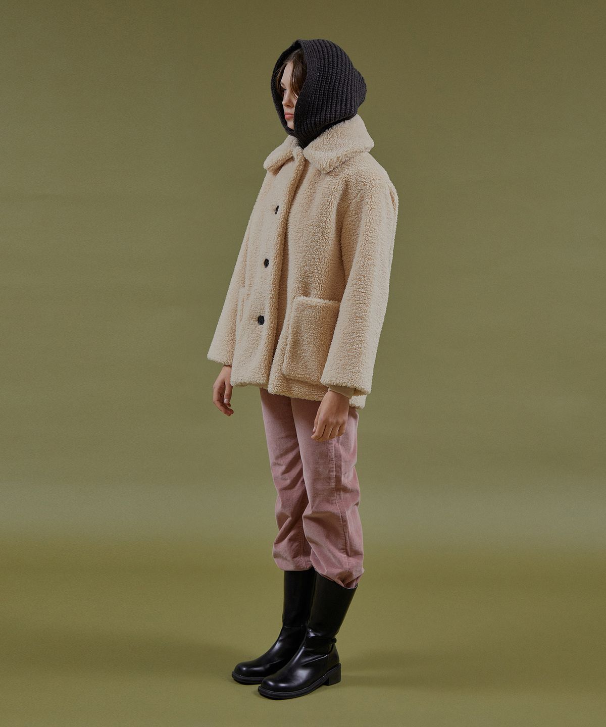 핀블랙(PINBLACK) 덤블 무스탕 하프 코트