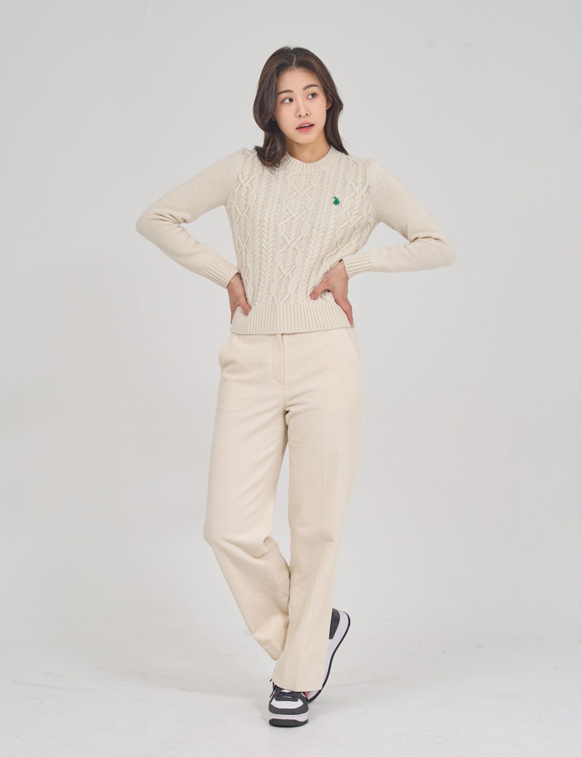 클레버필드(CLEVER FIELD) 크롭  케이블 니트 스웨터_크림