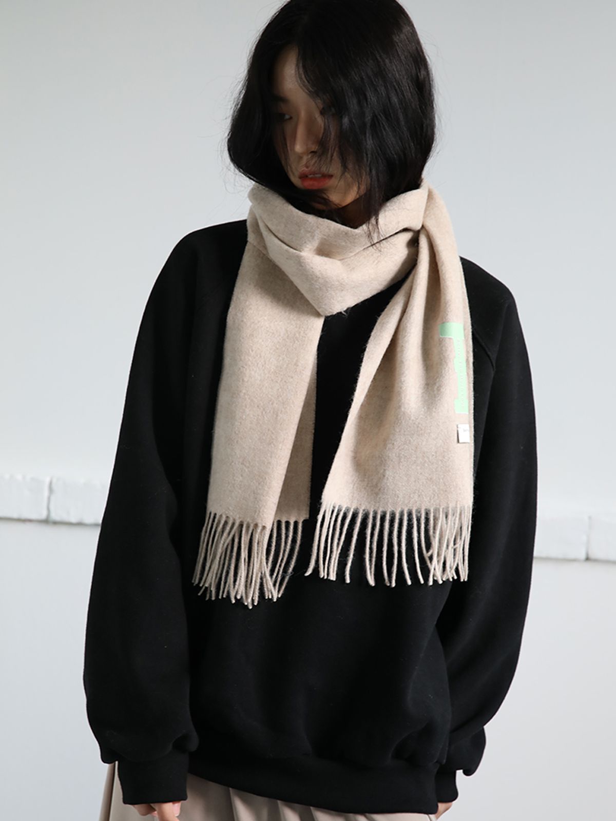 쏘리, 투 머치 러브(SORRY, TOO MUCH LOVE) Logo Printed Wool Muffler_Beige