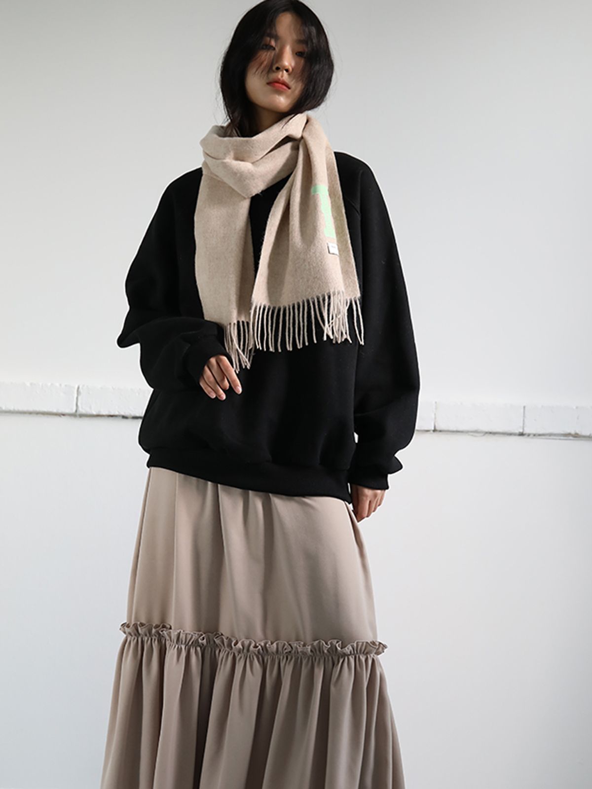 쏘리, 투 머치 러브(SORRY, TOO MUCH LOVE) Logo Printed Wool Muffler_Beige