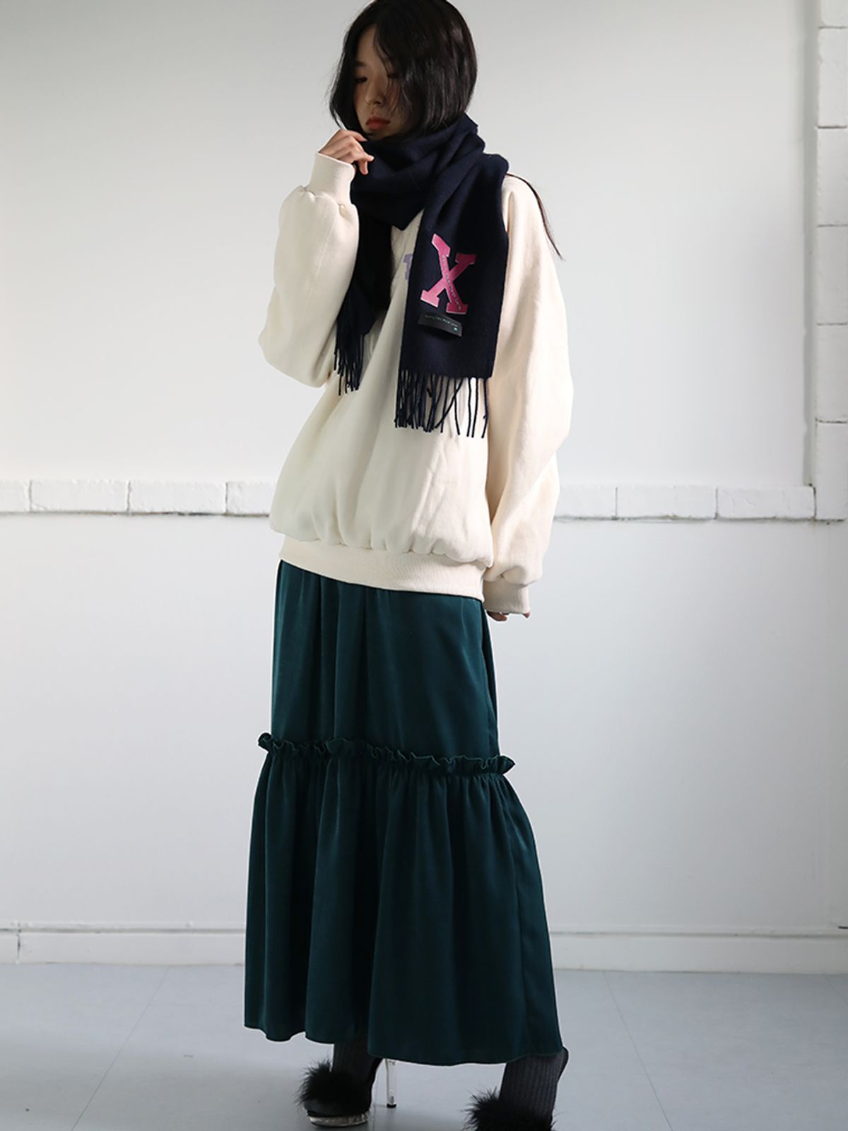 쏘리, 투 머치 러브(SORRY, TOO MUCH LOVE) Logo Printed Wool Muffler_Navy