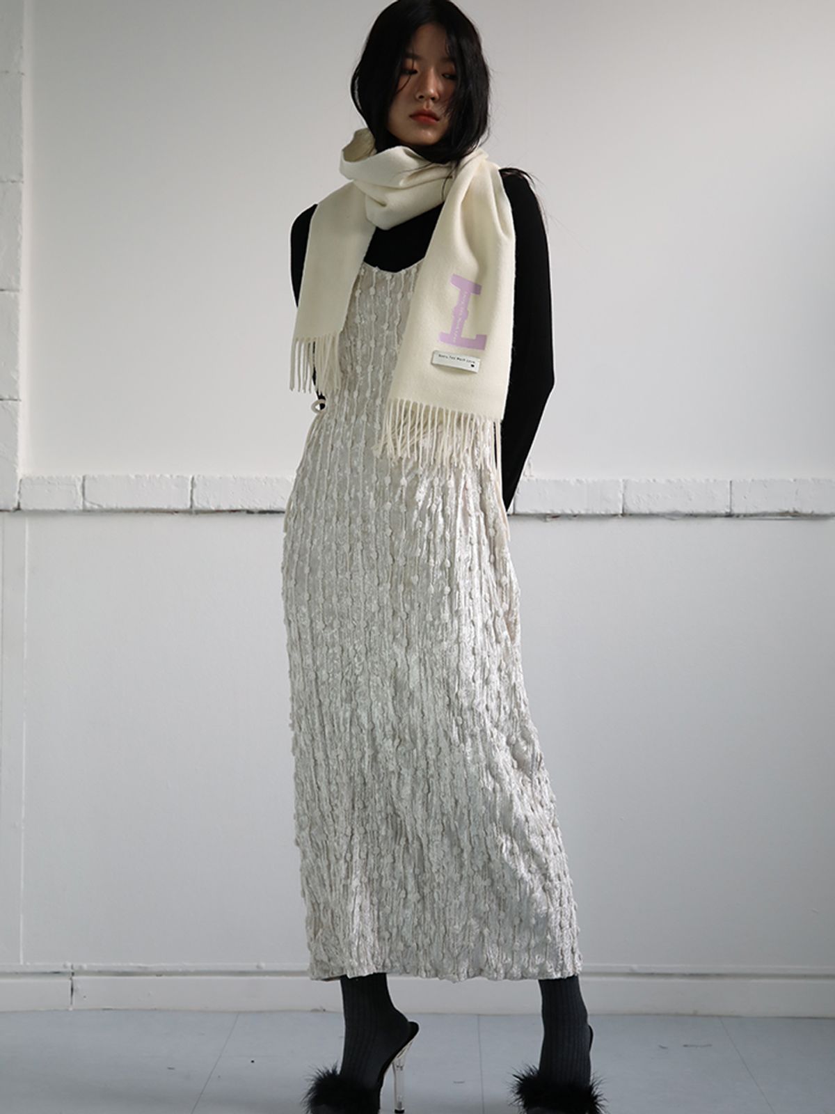 쏘리, 투 머치 러브(SORRY, TOO MUCH LOVE) Logo Printed Wool Muffler_Cream