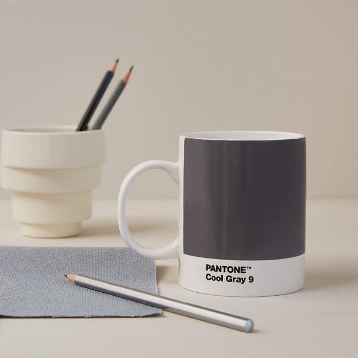 팬톤리빙(PANTONE LIVING) 팬톤 머그컵(쿨그레이9)