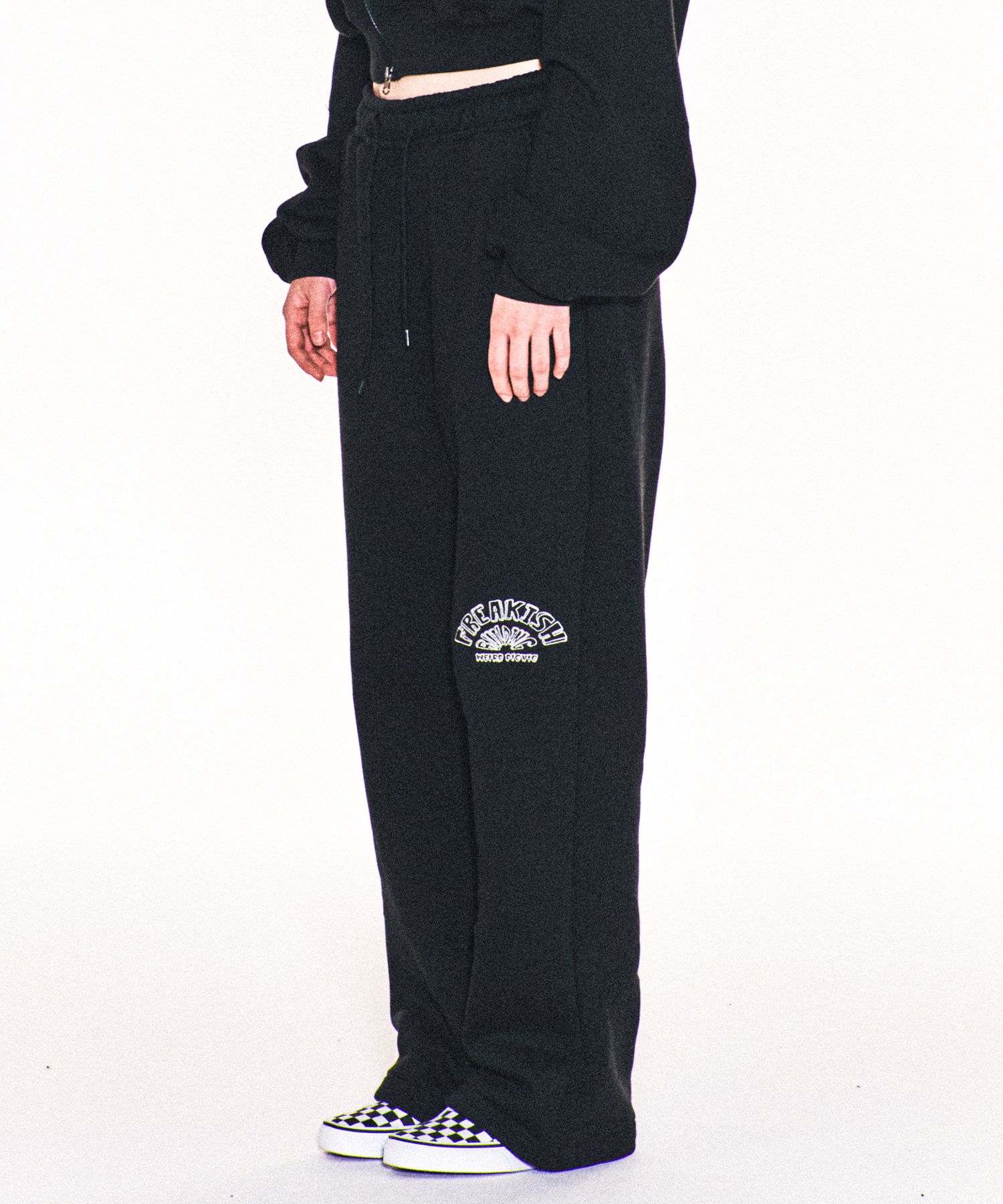 MUSINSA | FREAKISH BUILDING WEIRD SEMICIRCLE SWEATPANTS (BLACK) MUSINSA | FREAKISH BUILDING WEIRD SEMICIRCLE SWEATPANTS (BLACK)