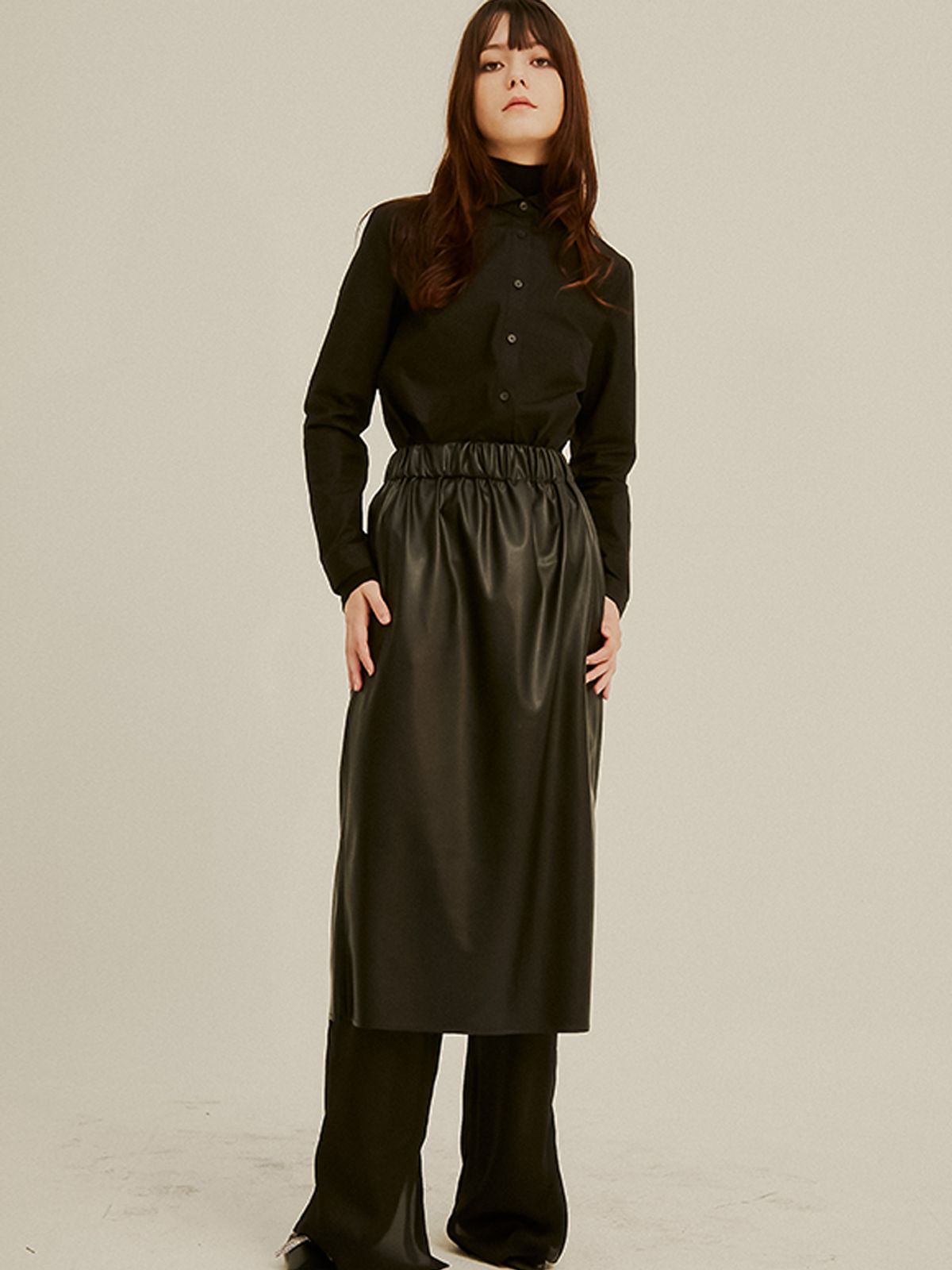 쏘리, 투 머치 러브(SORRY, TOO MUCH LOVE) Premium Cotton High Collar Blouse_Black