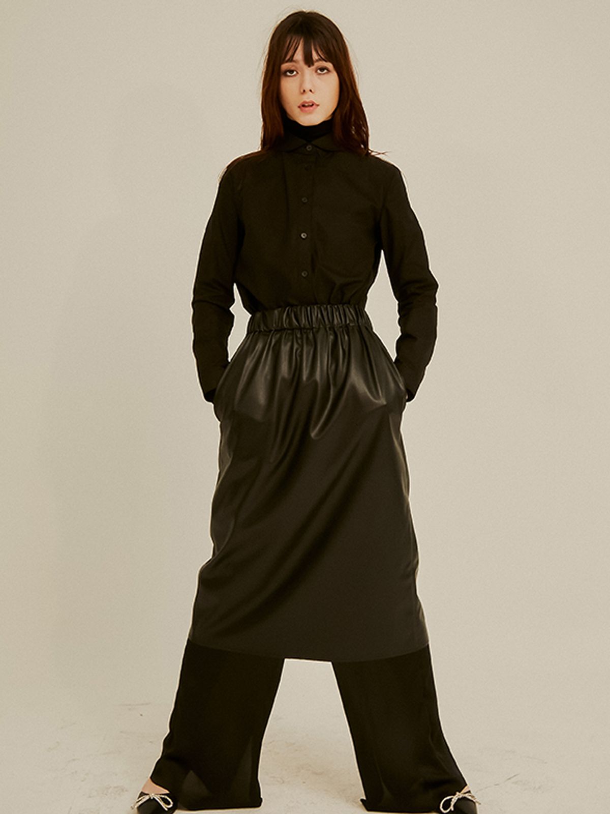 쏘리, 투 머치 러브(SORRY, TOO MUCH LOVE) Premium Cotton High Collar Blouse_Black