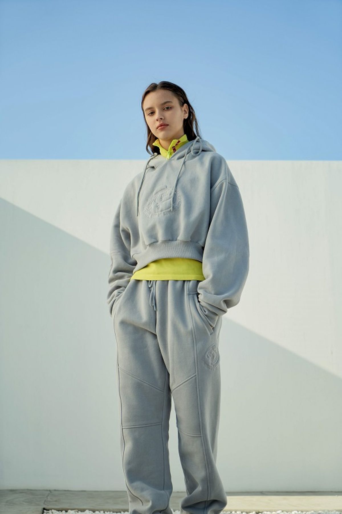 아웃 오브 트렁크(OUT OF TRUNK) Character Sweatpants (Light Grey)