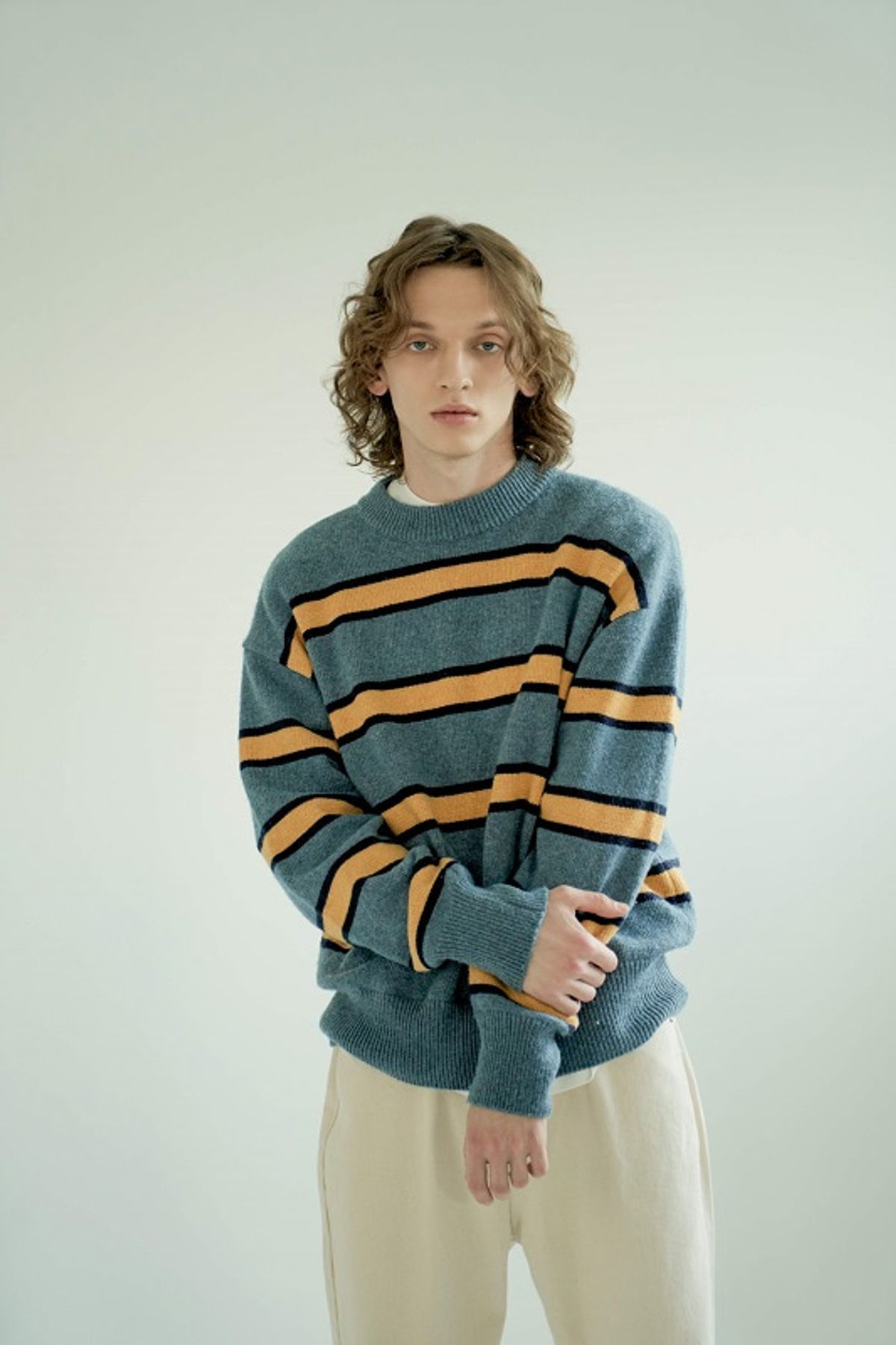 아웃 오브 트렁크(OUT OF TRUNK) Color Block Striped Knit Sweater