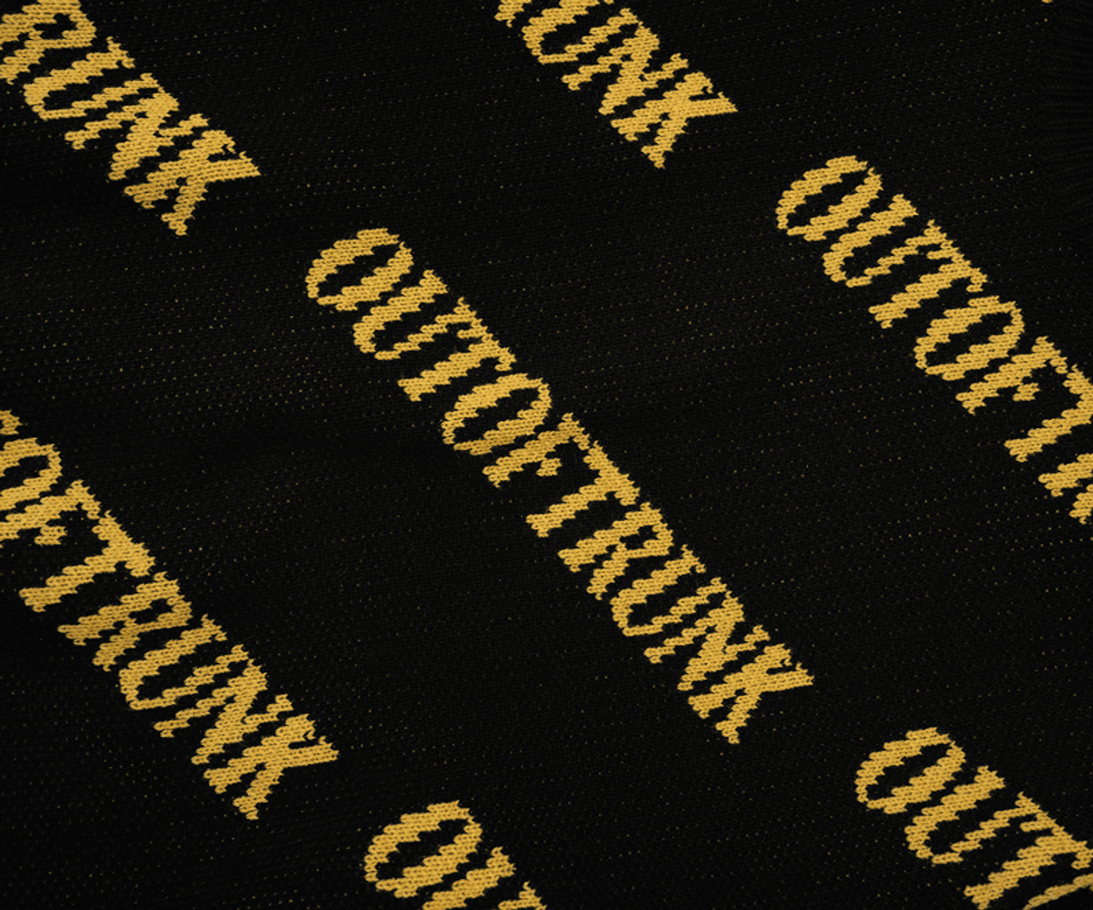 아웃 오브 트렁크(OUT OF TRUNK) OOT Logo Knit Sweater (Black)